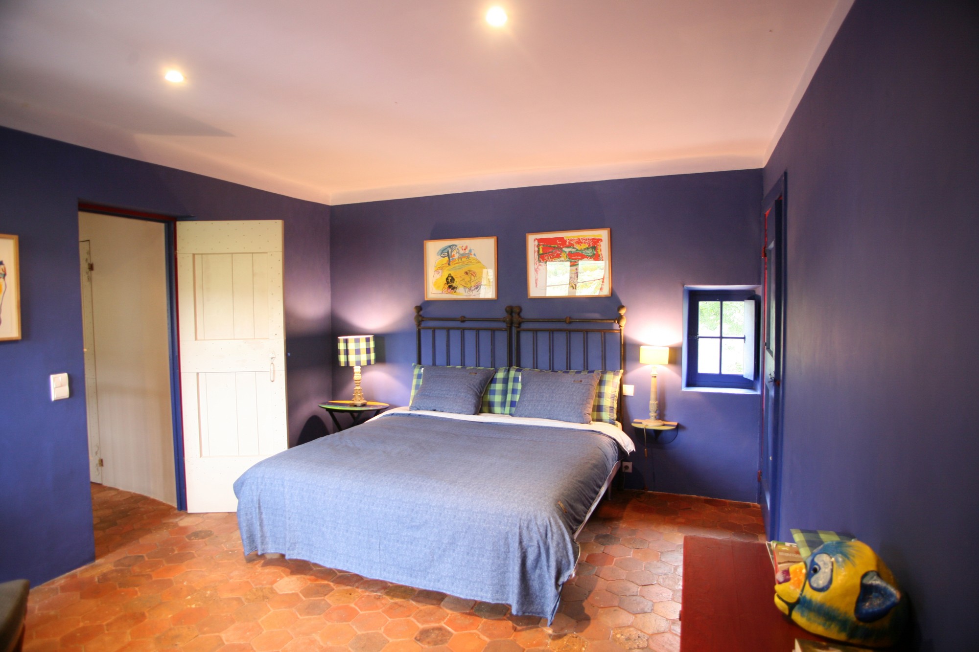 Superbe mas contemplant le village   