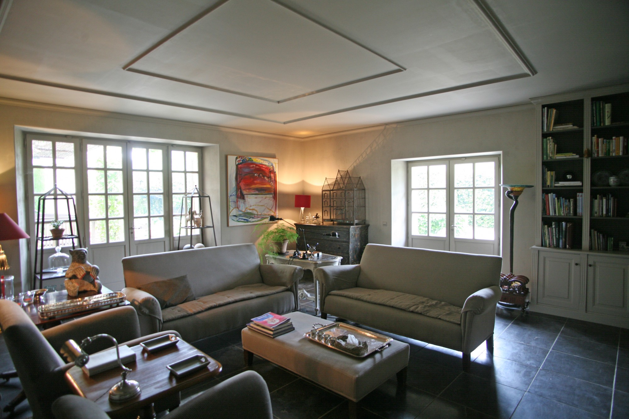 Superbe mas contemplant le village   