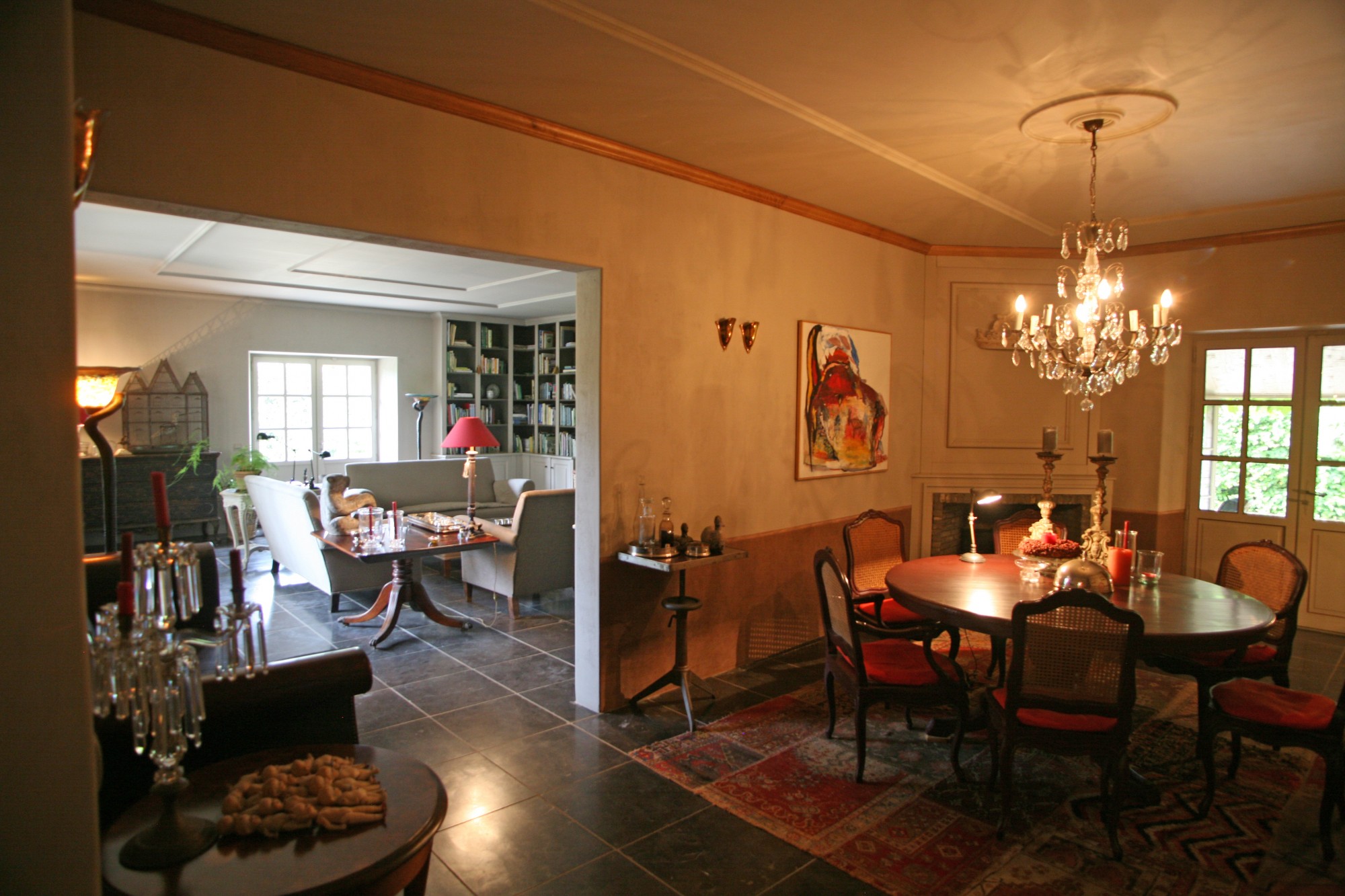 Superbe mas contemplant le village   