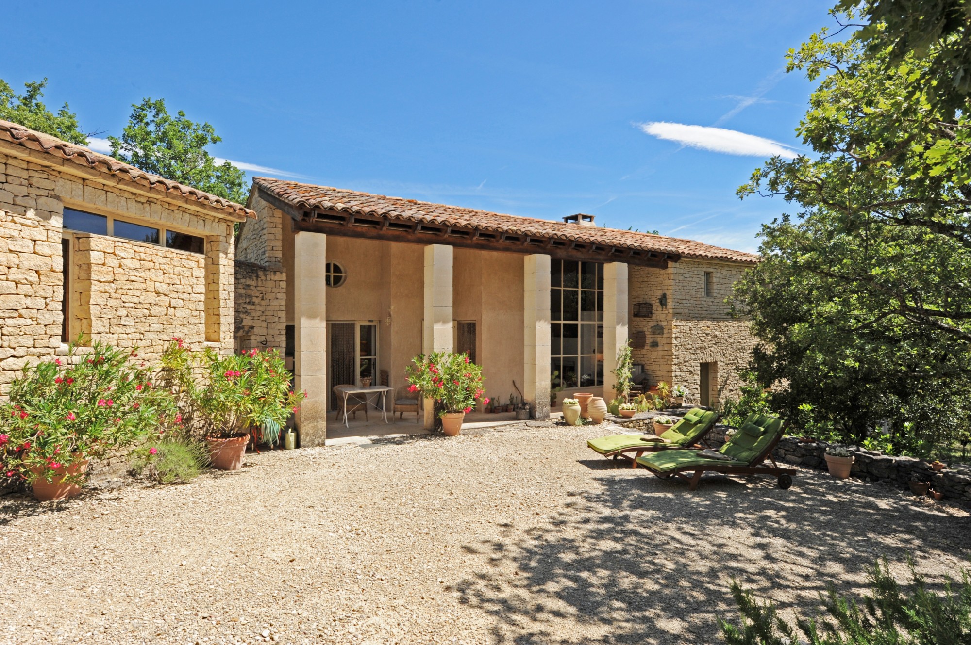 Maison contemporaine proche du village de Gordes   