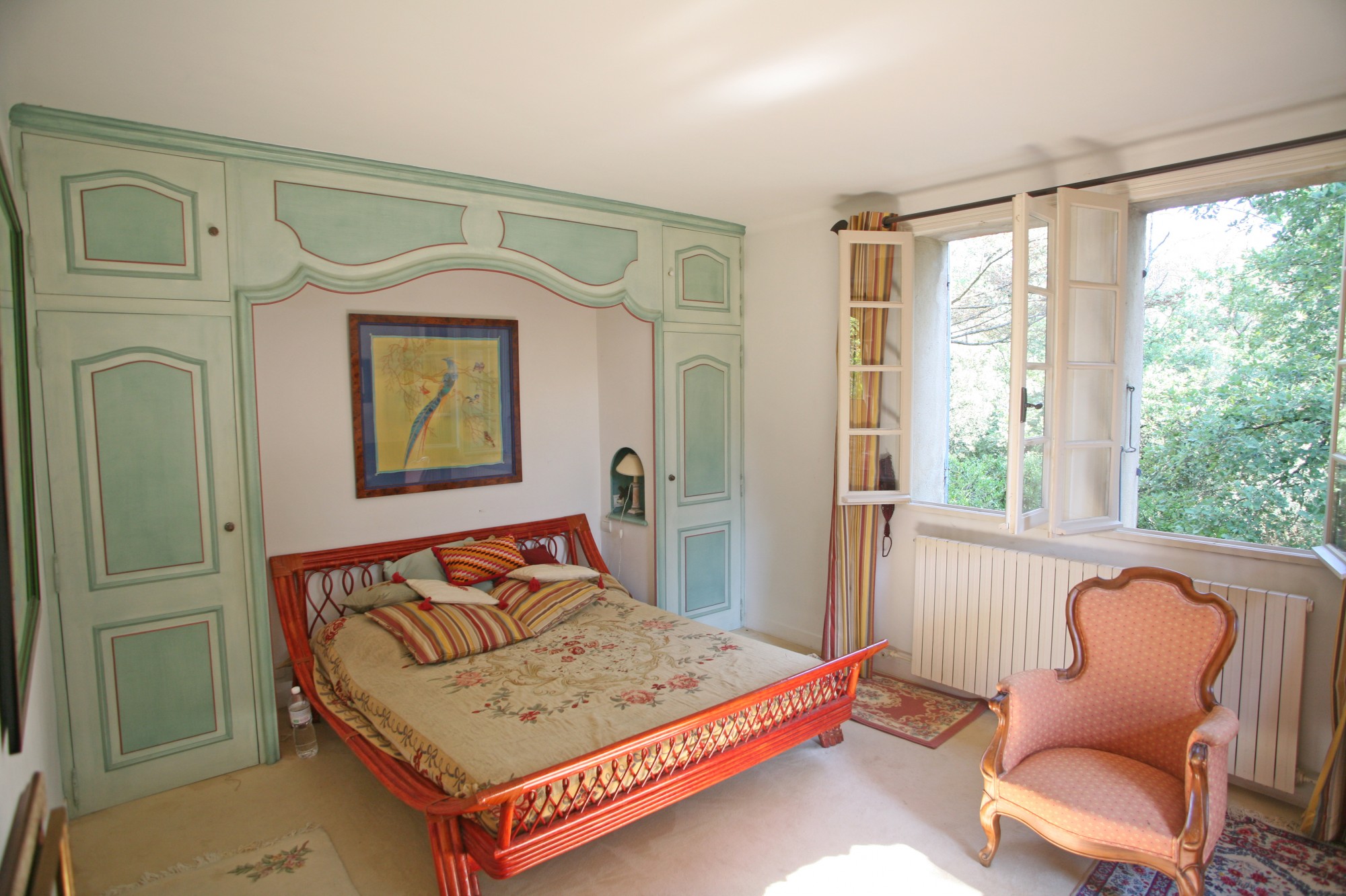 Gordes, généreuse maison traditionnelle avec belle vue et piscine   