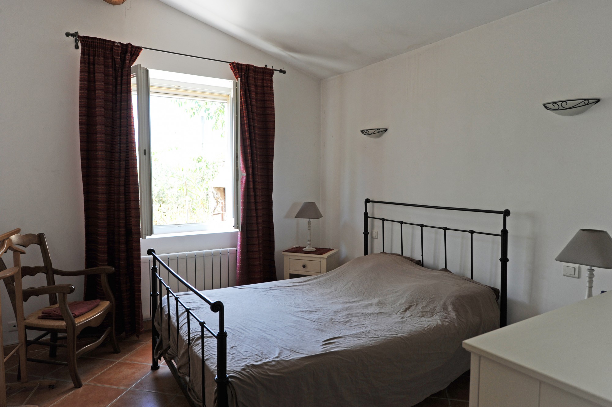 Maison traditionnelle face au Luberon   