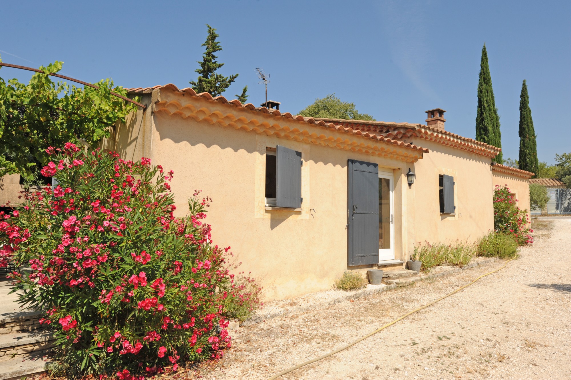 Maison traditionnelle face au Luberon   