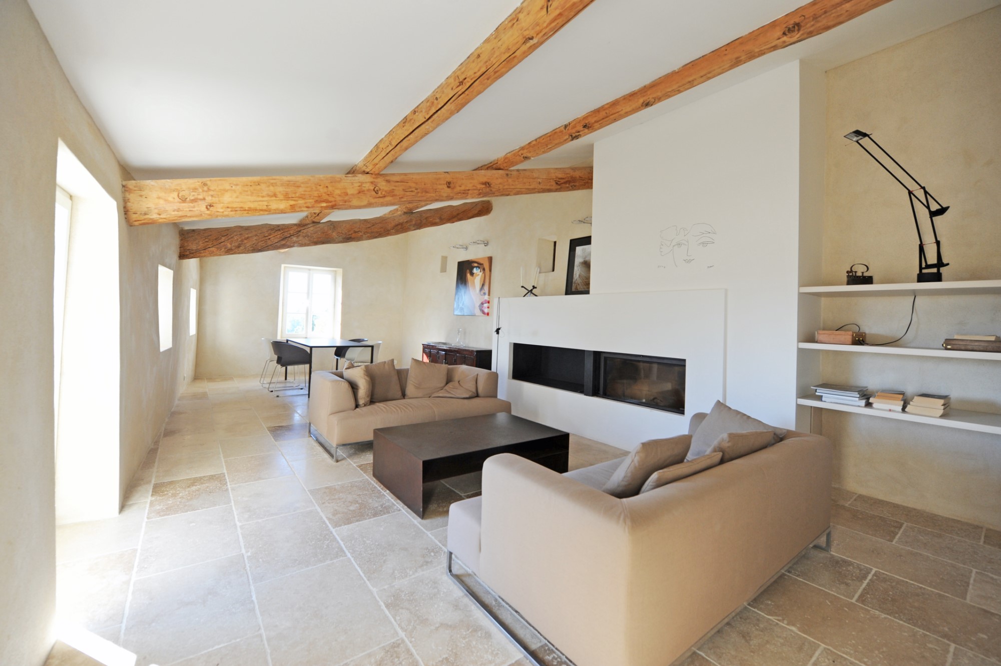 à Gordes, maison de hameau rénovée avec goût   