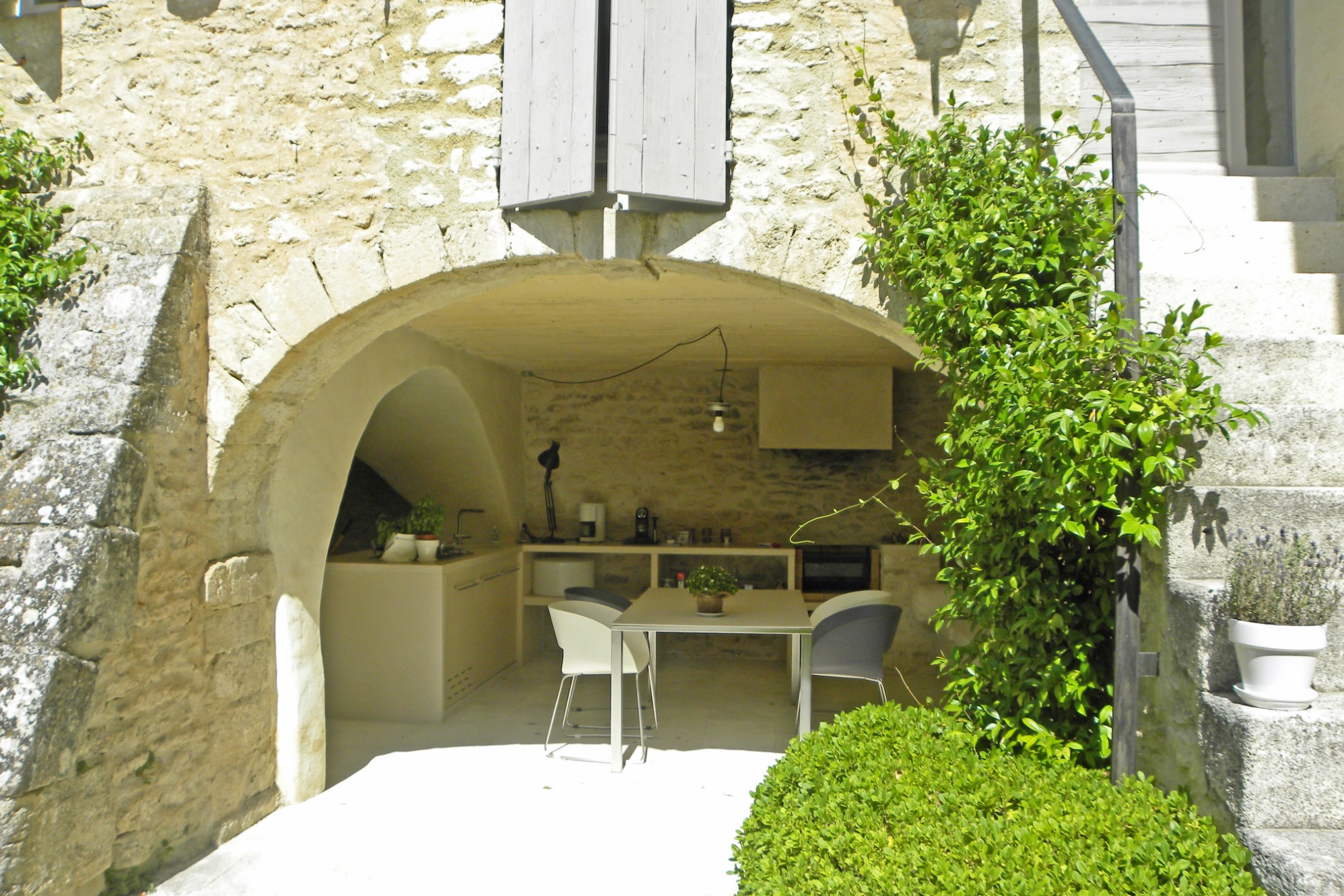 à Gordes, maison de hameau rénovée avec goût   