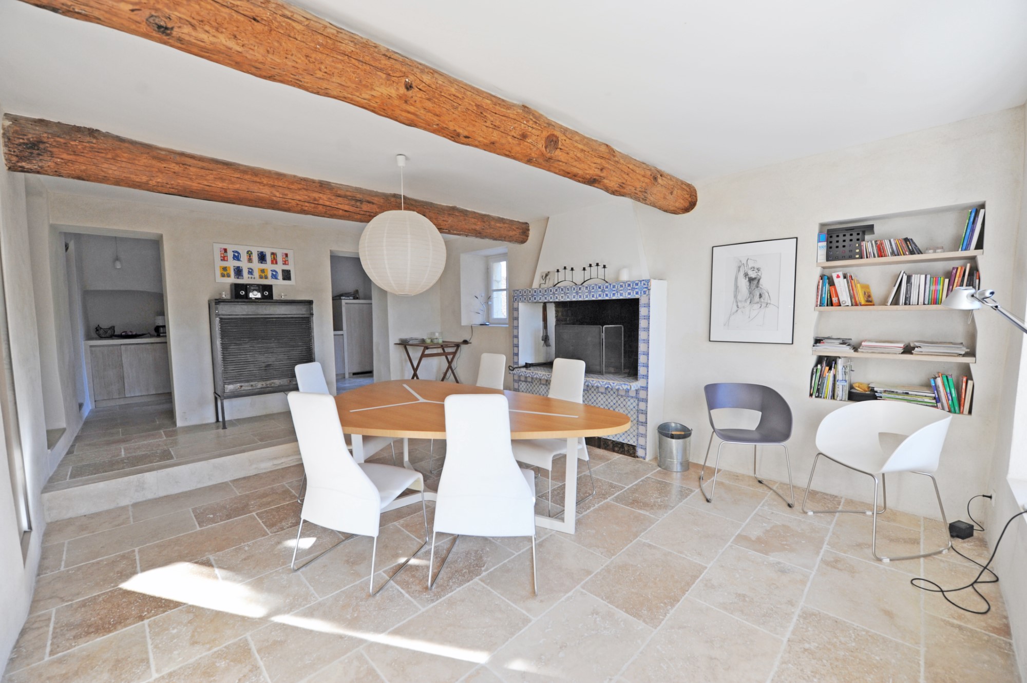 à Gordes, maison de hameau rénovée avec goût   