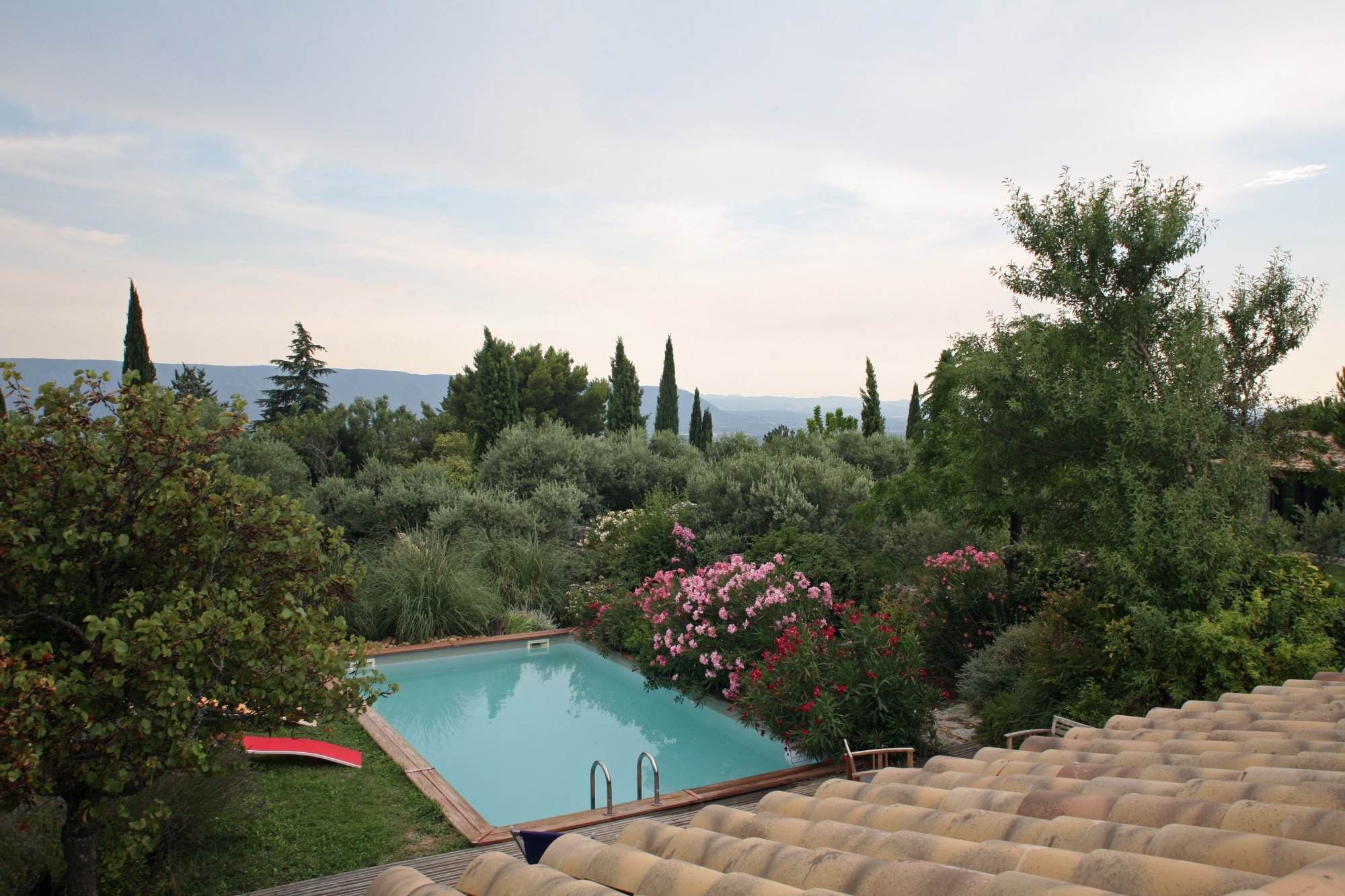 Maison de village avec piscine et vues sur le Luberon   
