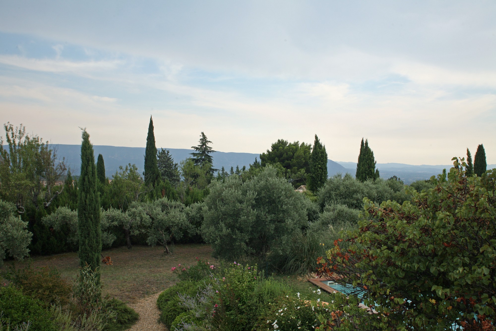 Maison de village avec piscine et vues sur le Luberon   