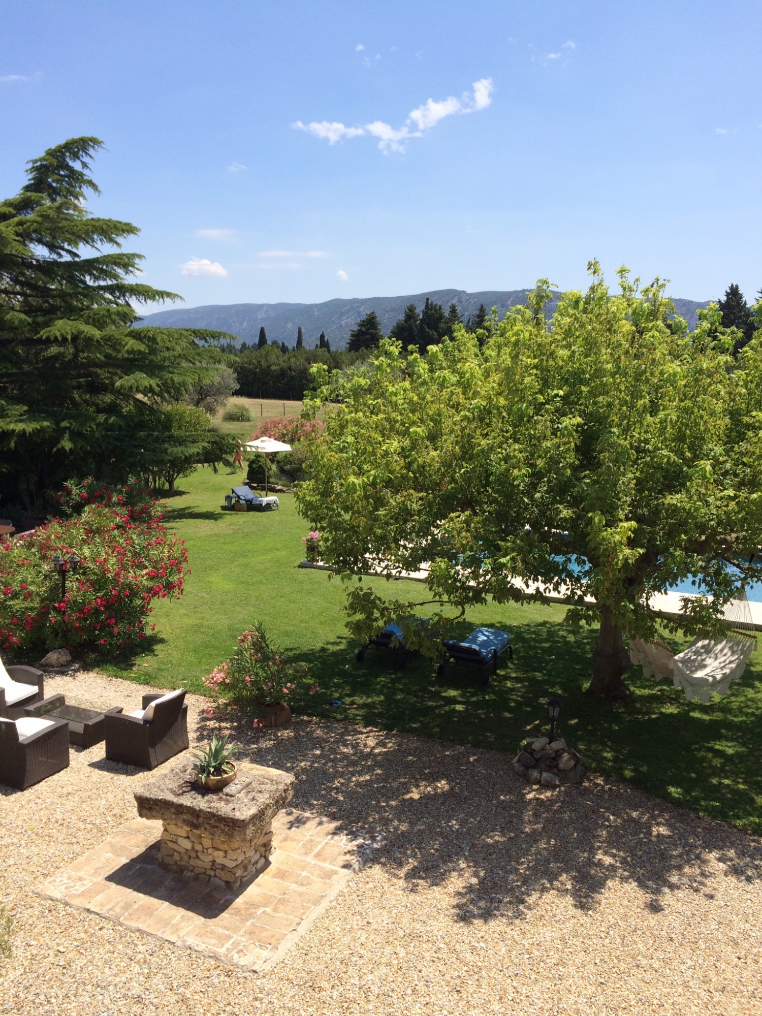 Très beau mas en campagne avec piscine et jardin paysager   