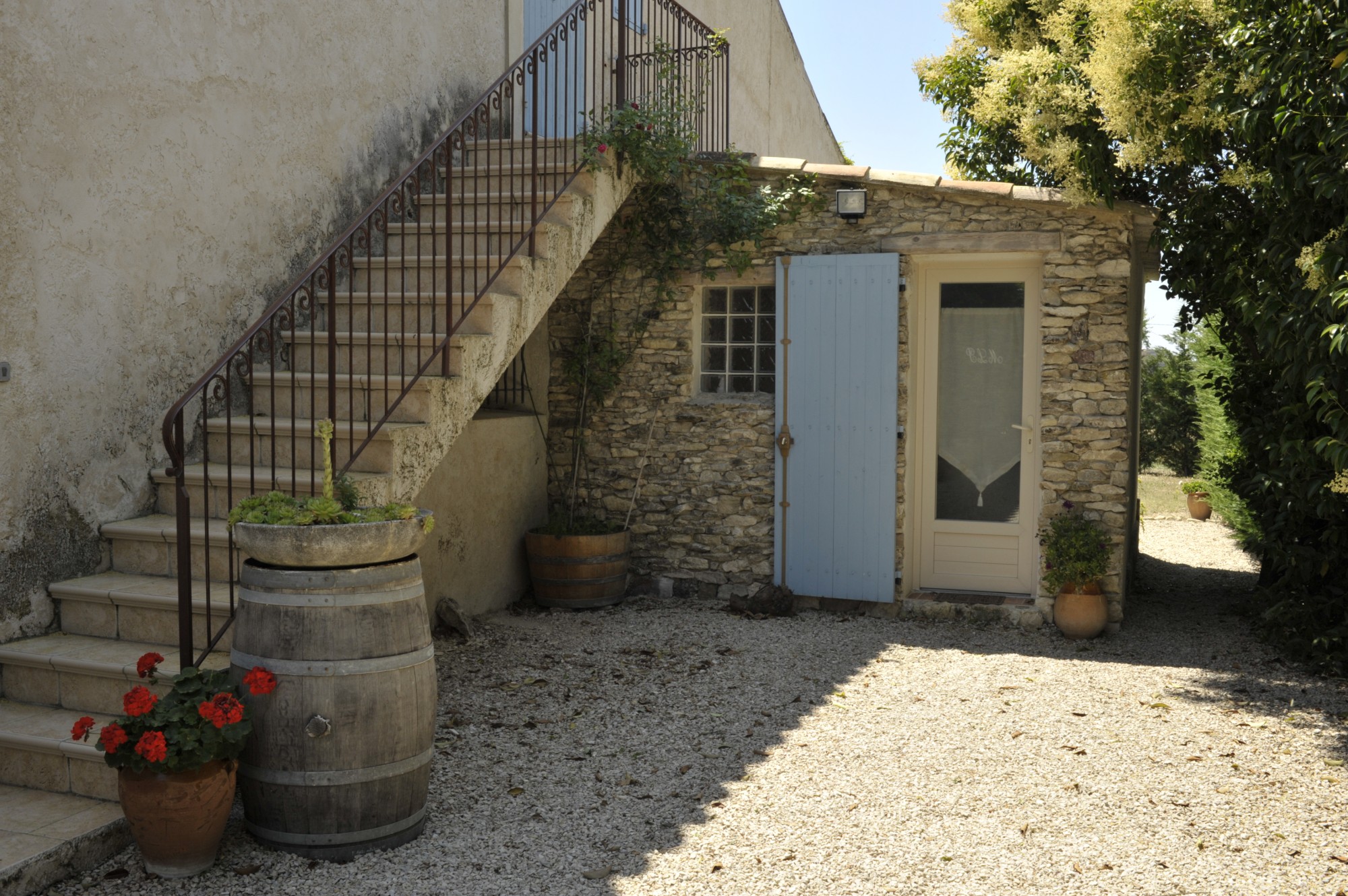 Très beau mas en campagne avec piscine et jardin paysager   