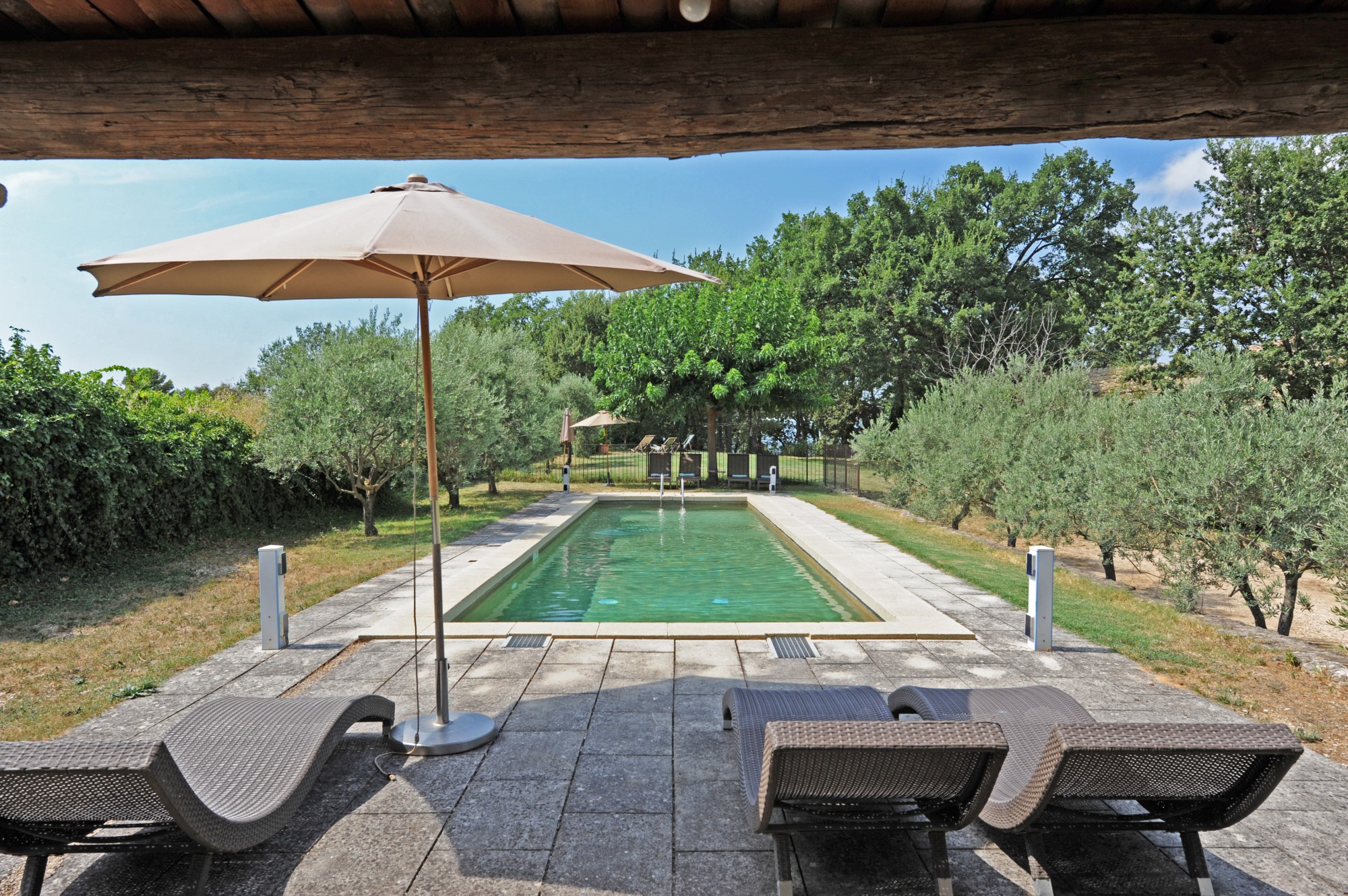 Hameau XVIIIème rénové au coeur du Luberon   