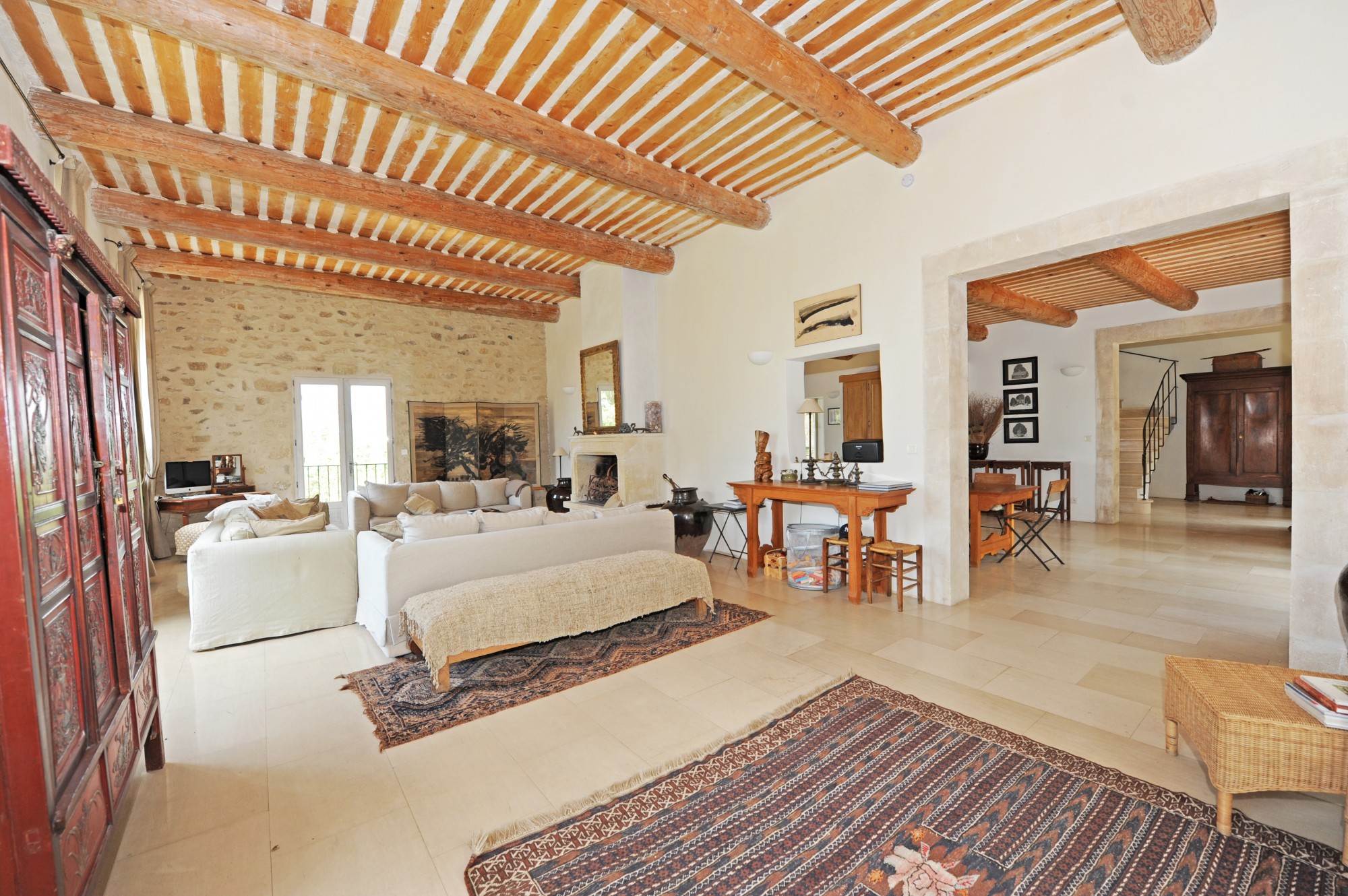 Hameau XVIIIème rénové au coeur du Luberon   