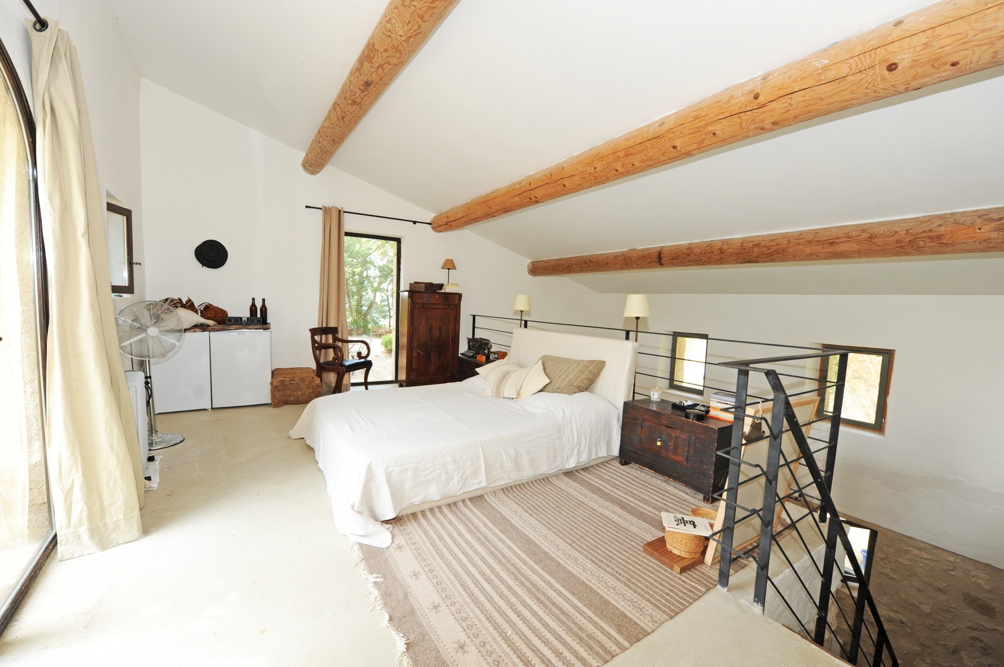 Hameau XVIIIème rénové au coeur du Luberon   
