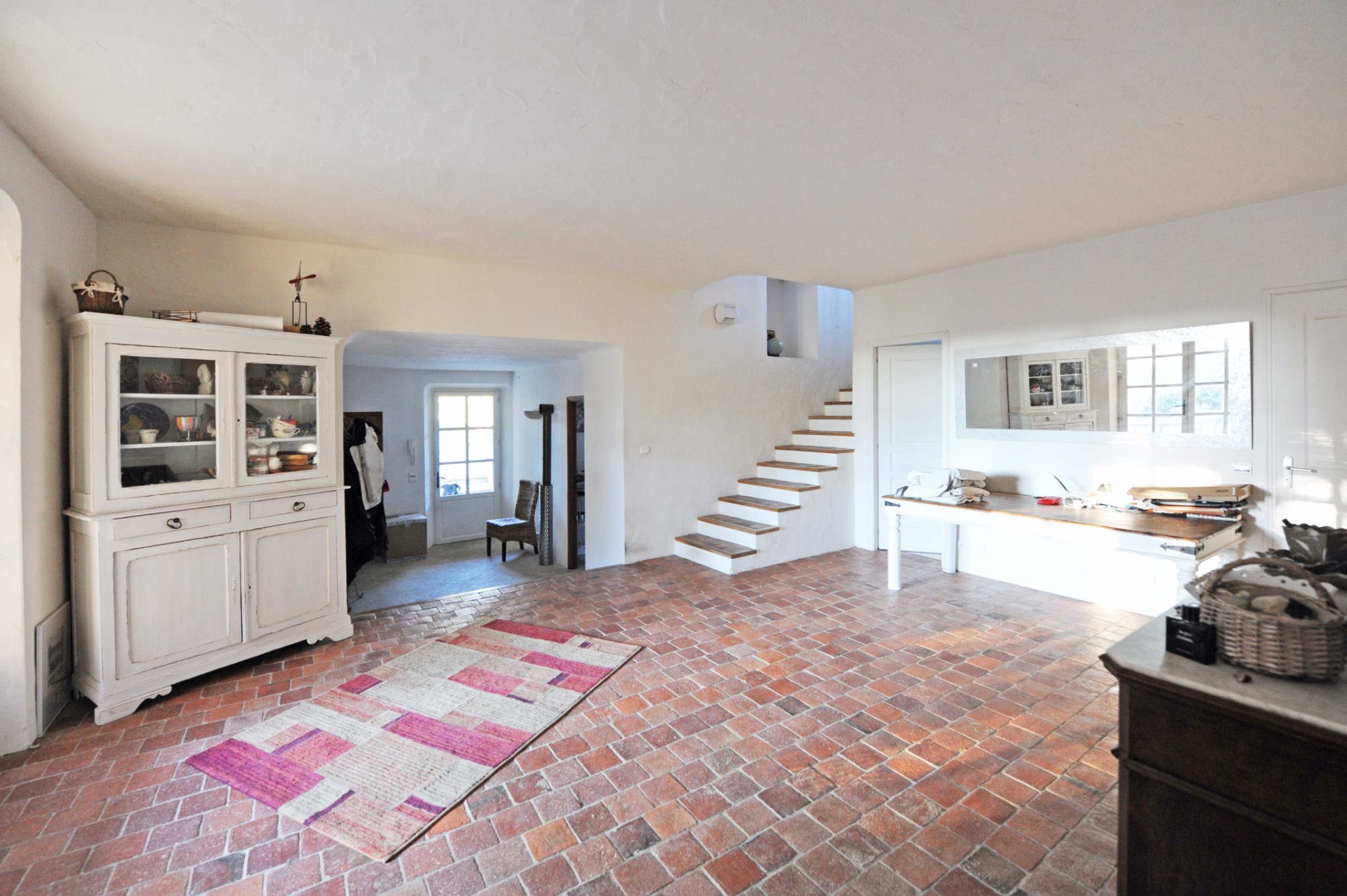 Propriété de village au centre de Gordes avec piscine et spa   