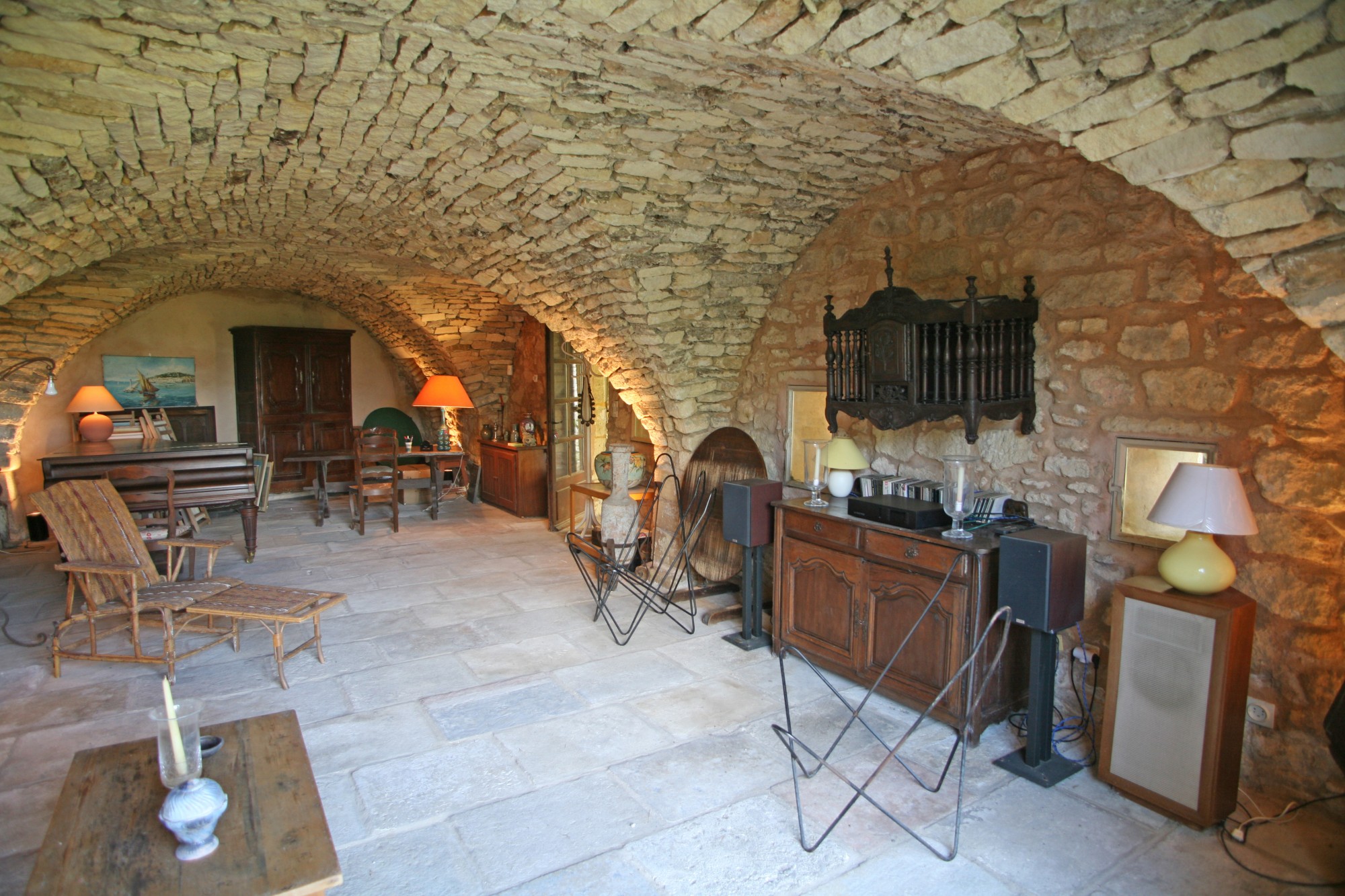 Beau mas avec dépendances, piscine et vues,  à Saint-Pantaléon en Luberon 