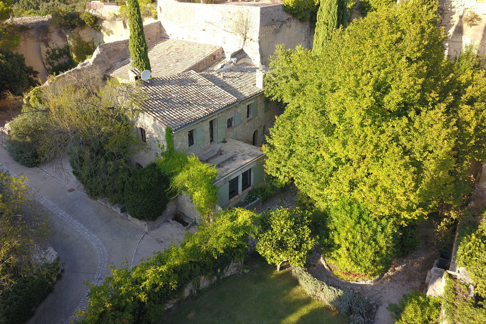 Luberon - Authentique maison de village rénovée   