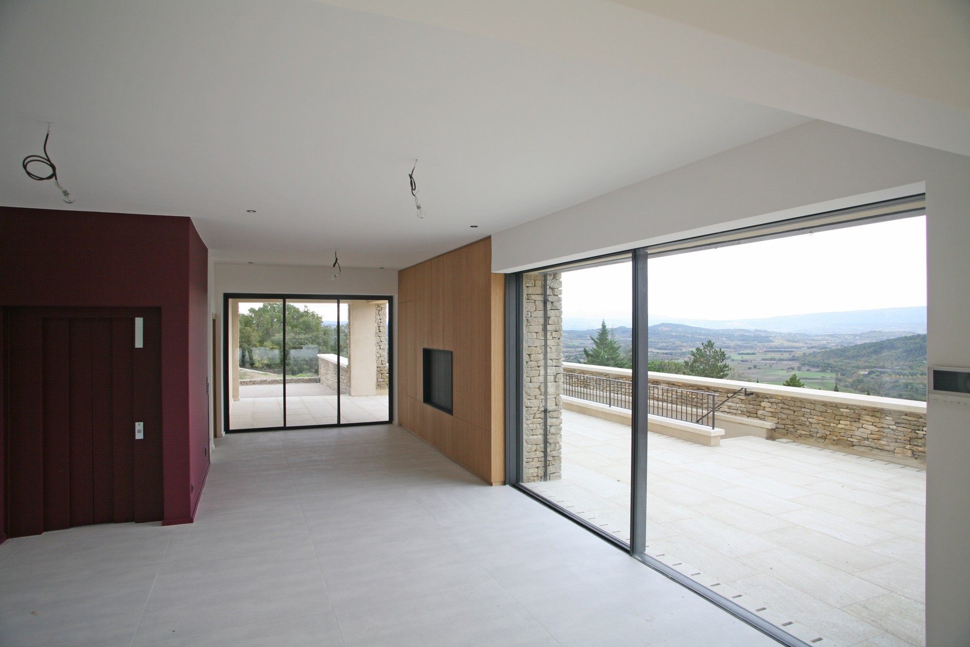 proche de Gordes, maison en pierre avec piscine et vue sublime   
