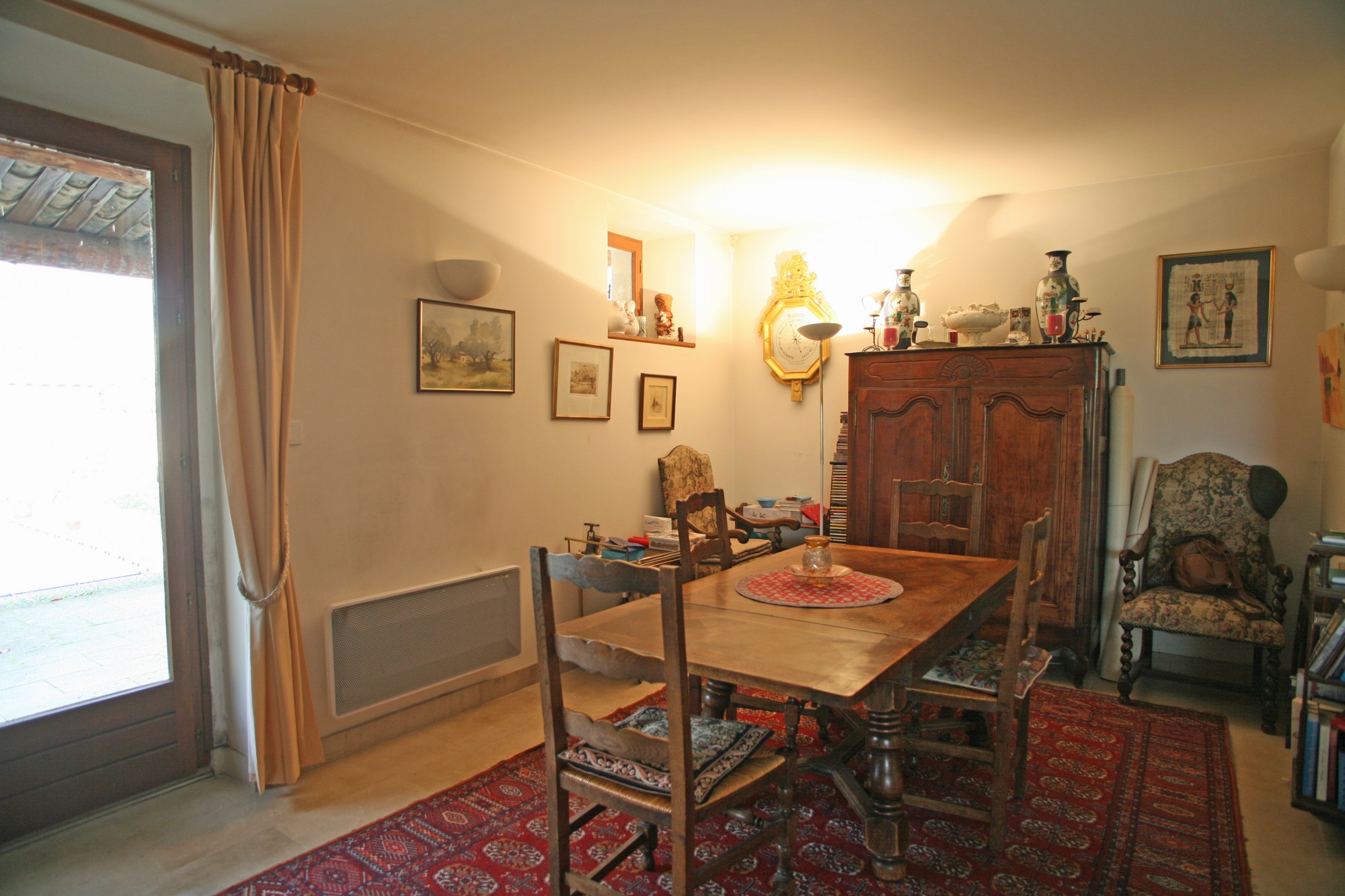 Maison en pierre avec annexes et piscine   