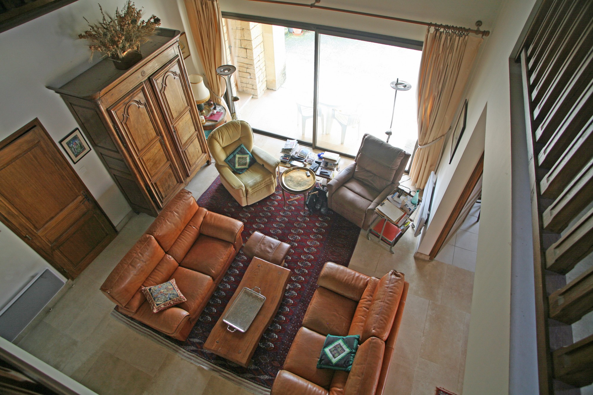 Maison en pierre avec annexes et piscine   