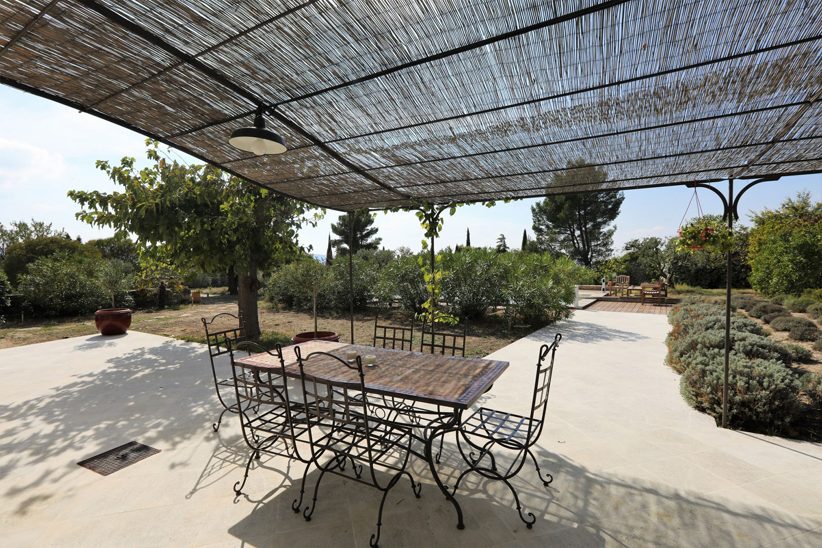 Gordes, maison proche du village avec vues exceptionelles   