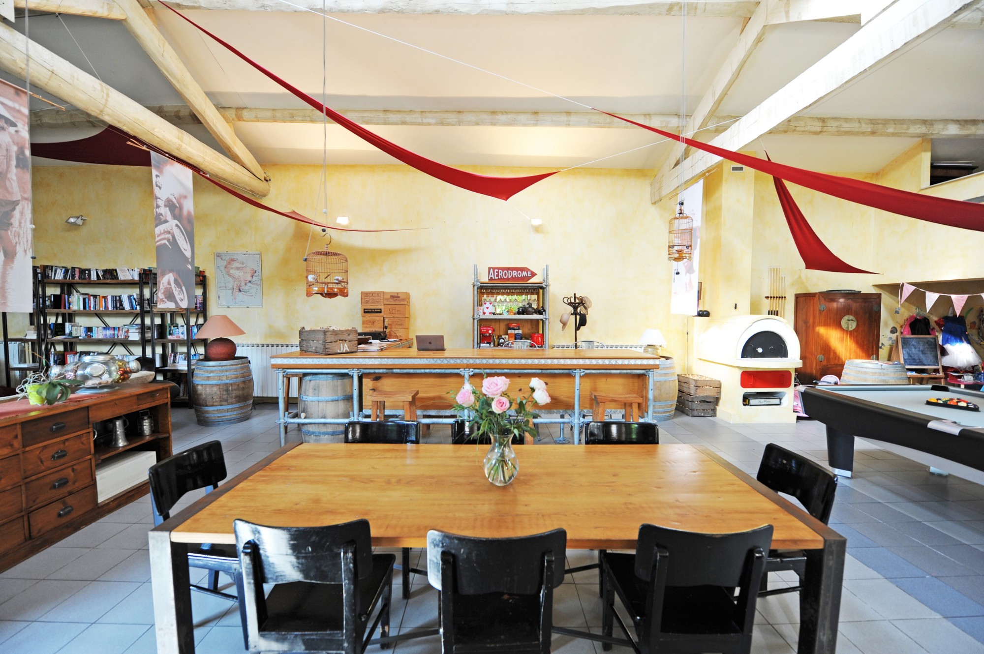 Centre Isle sur Sorgue : Loft Atelier avec jardin   