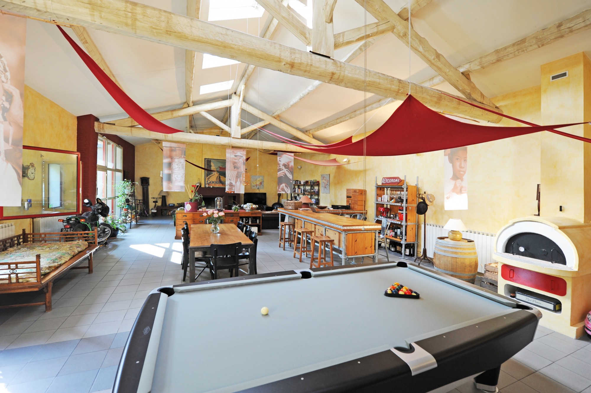 Centre Isle sur Sorgue : Loft Atelier avec jardin   