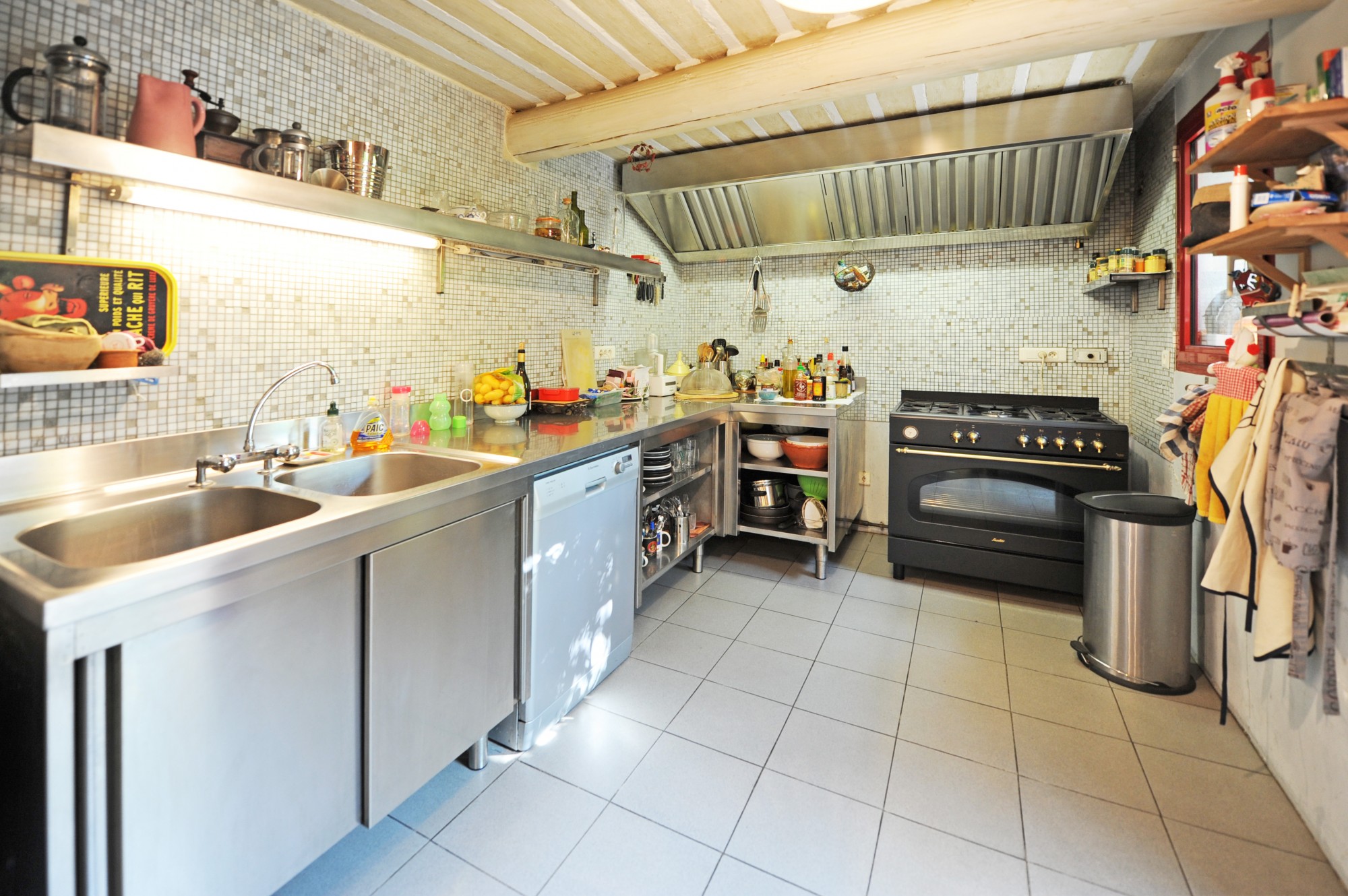 Centre Isle sur Sorgue : Loft Atelier avec jardin   