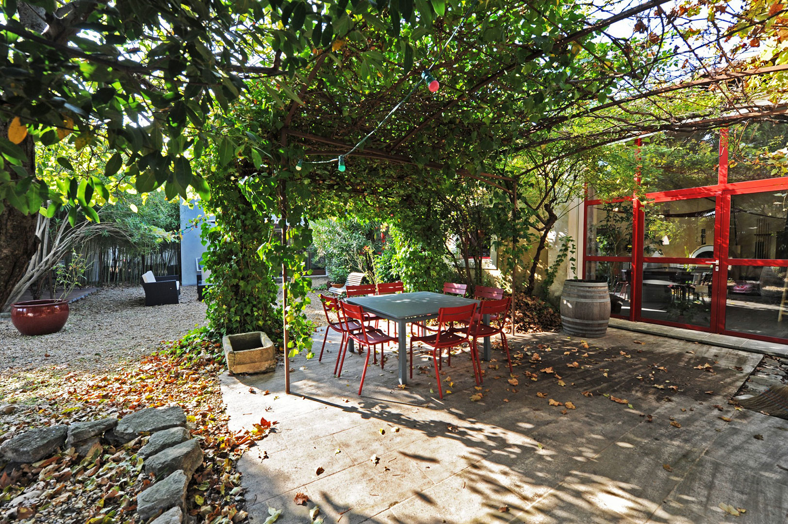 Centre Isle sur Sorgue : Loft Atelier avec jardin   