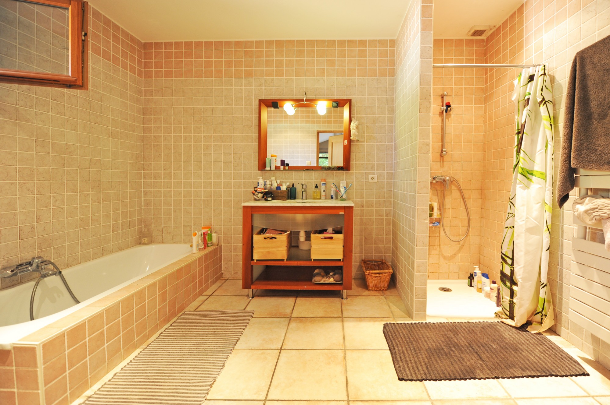 Centre Isle sur Sorgue : Loft Atelier avec jardin   