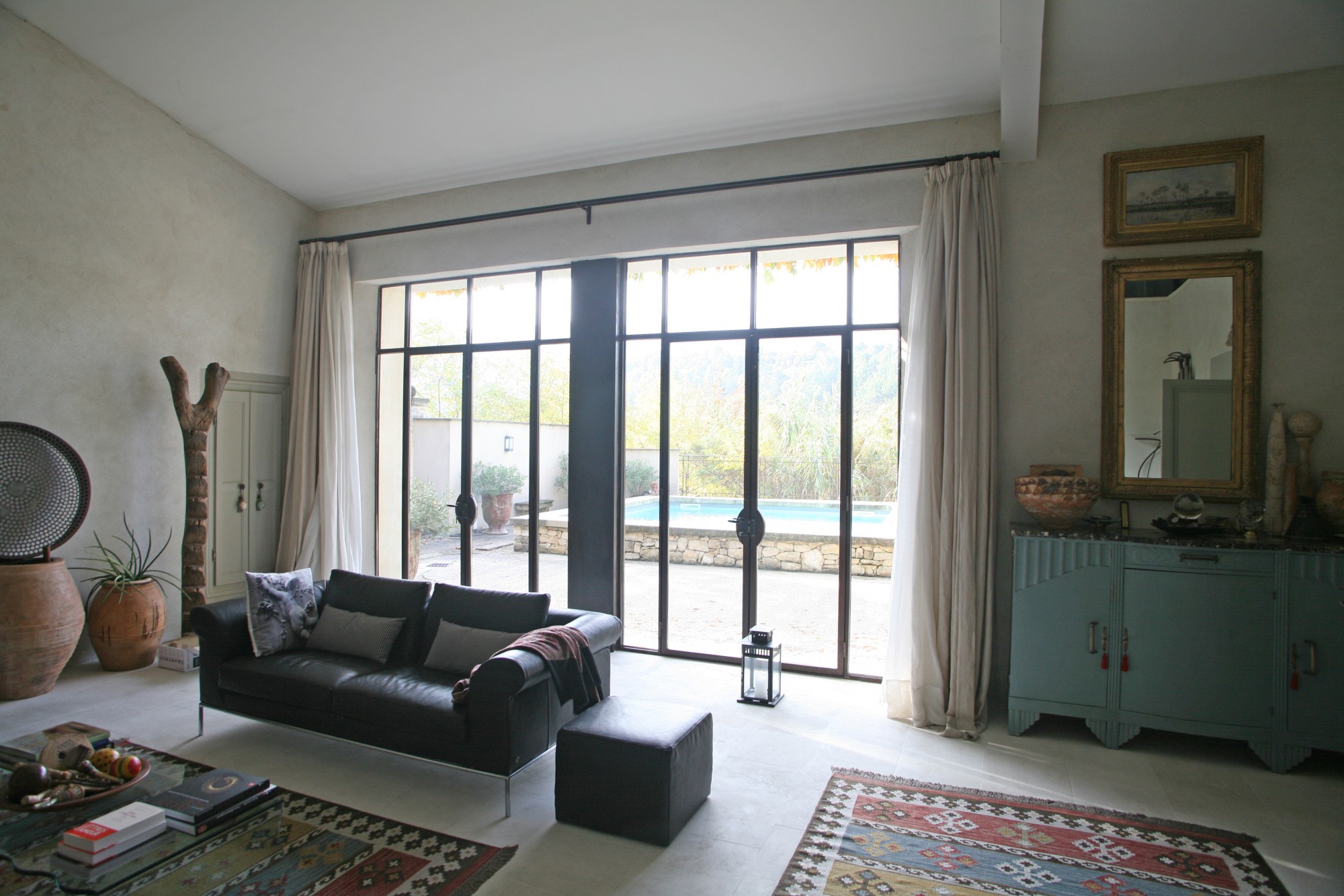 Au coeur du village de Ménerbes, très belle maison avec vue imprenable et piscine   