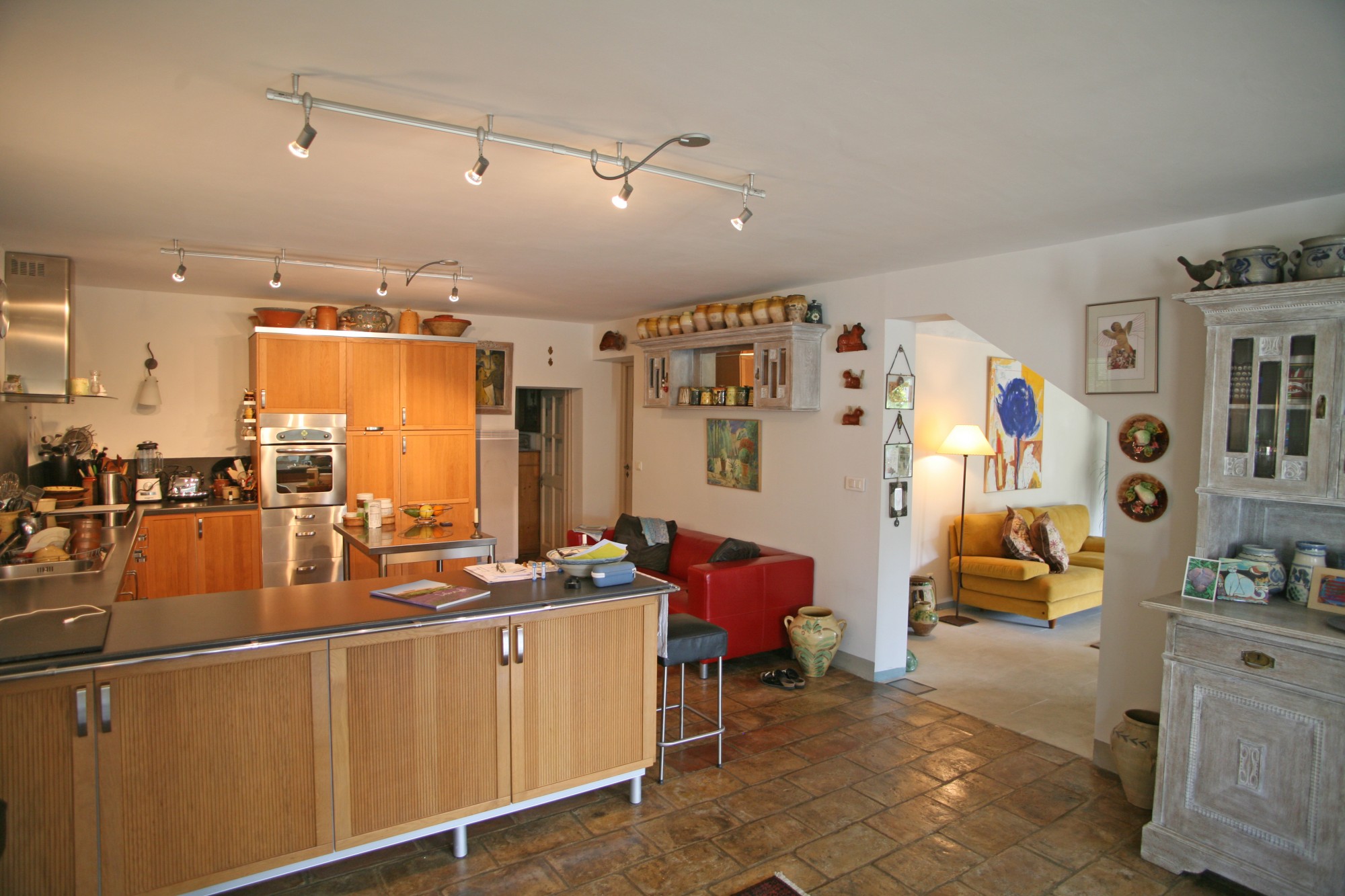 Au coeur du village de Ménerbes, très belle maison avec vue imprenable et piscine   