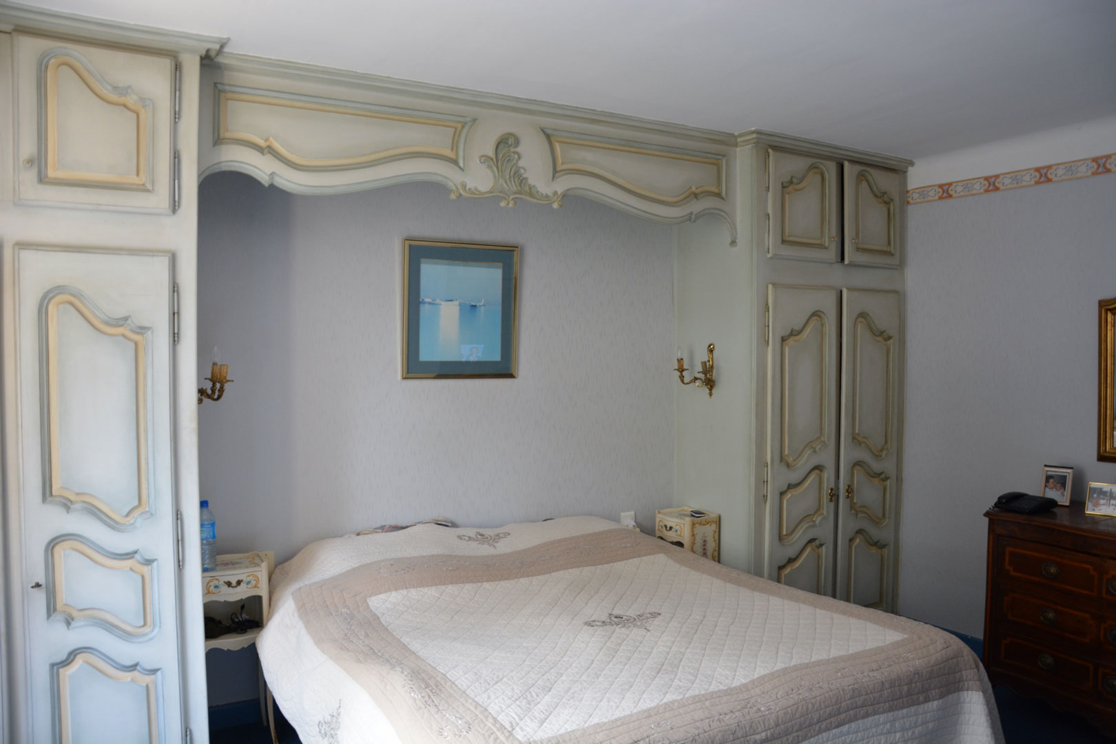 Luberon, maison traditionnelle en pierres sur 2 500 m² de terrain à vendre   