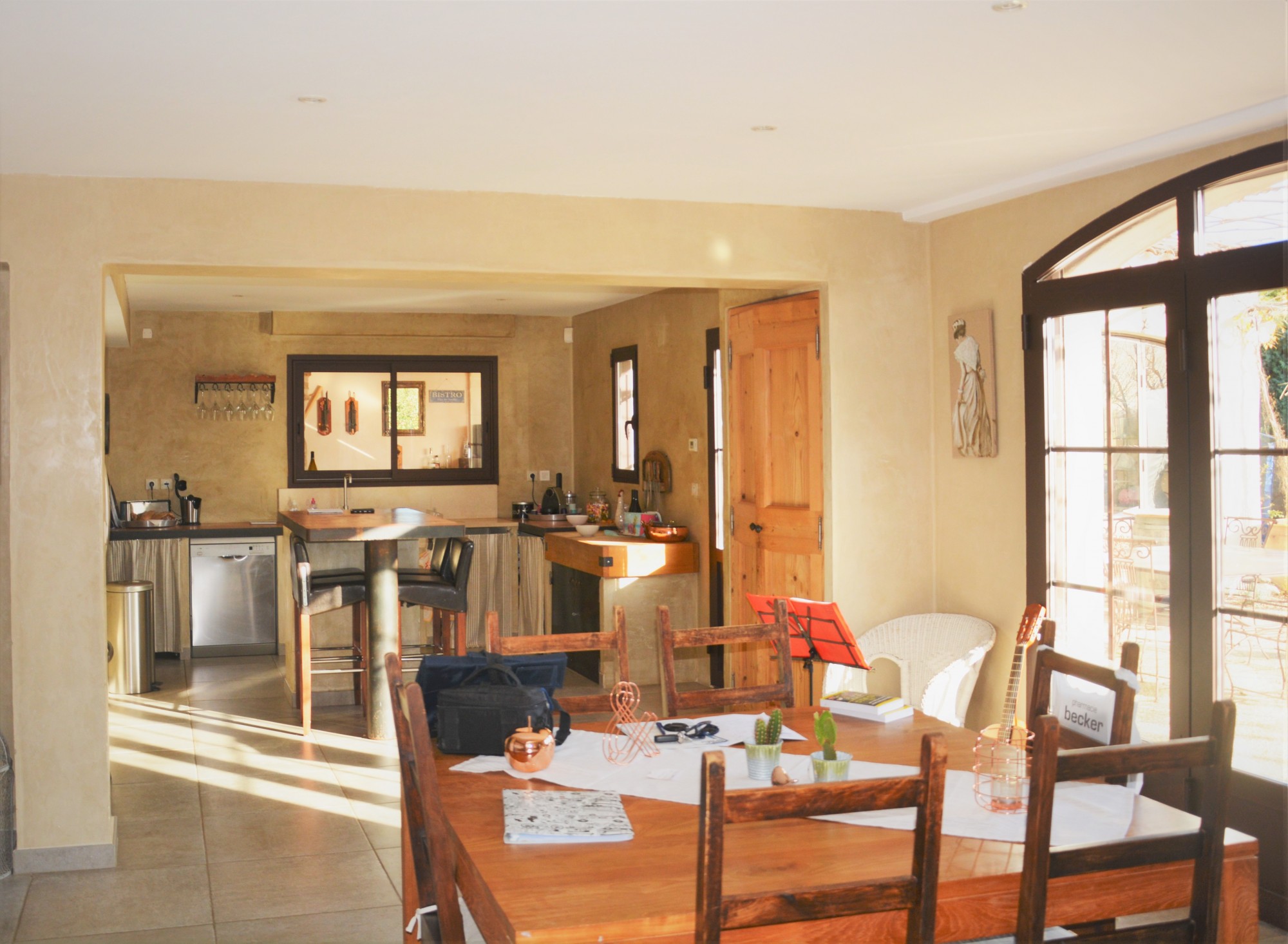 Villa contemporaine avec piscine proche Luberon    