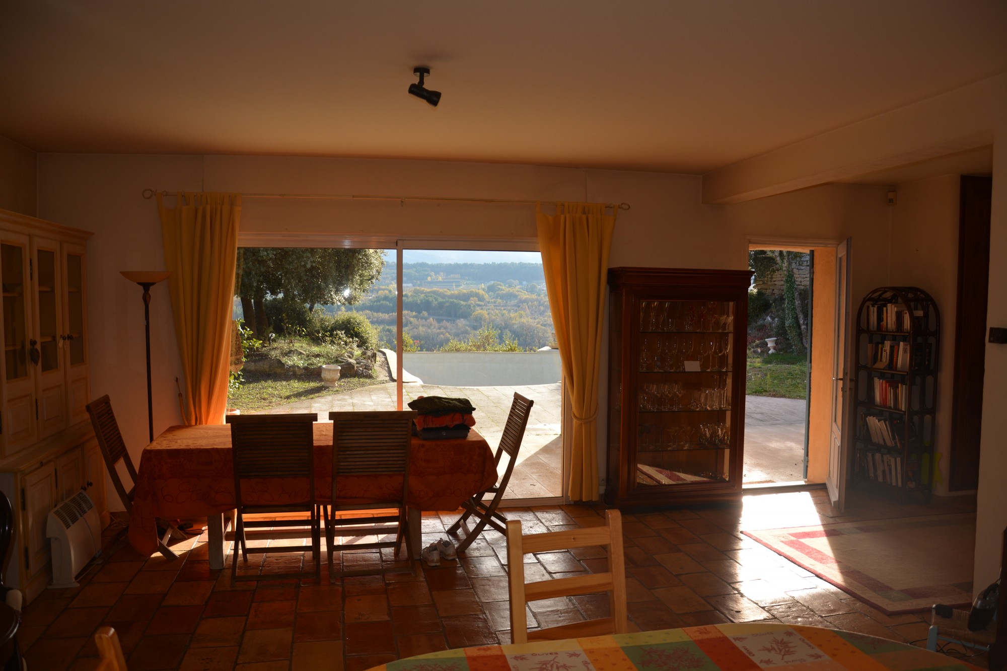 Luberon.Bastide proche village avec superbes vues   