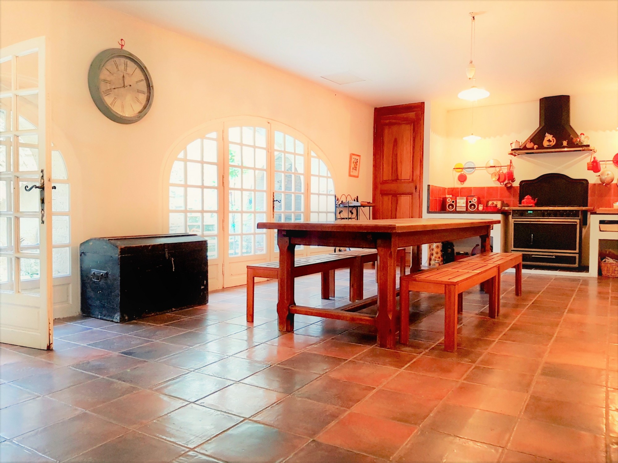Maison de village du XVIIème siècle avec piscine à Lagnes   