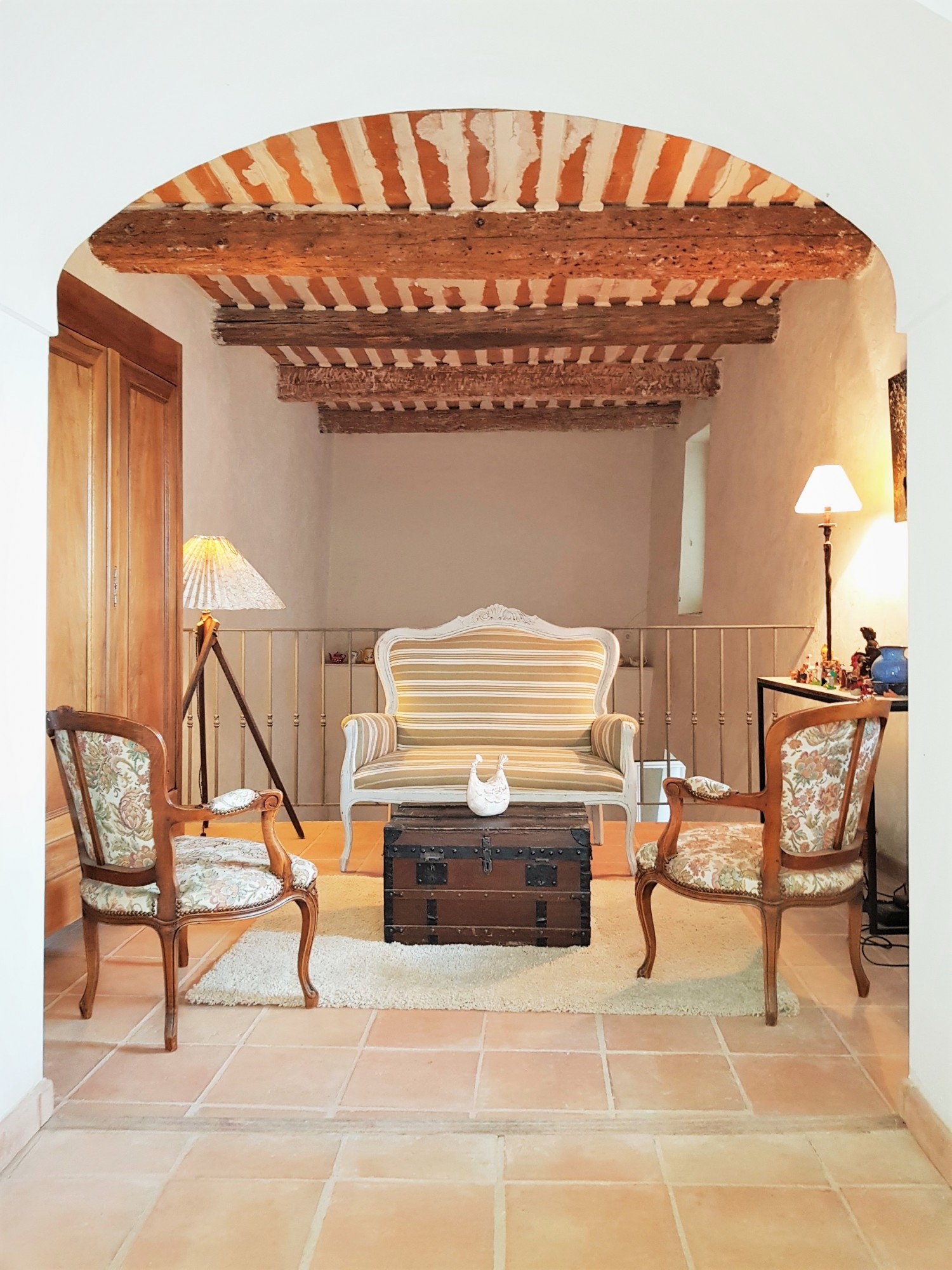 Maison de village du XVIIème siècle avec piscine à Lagnes   