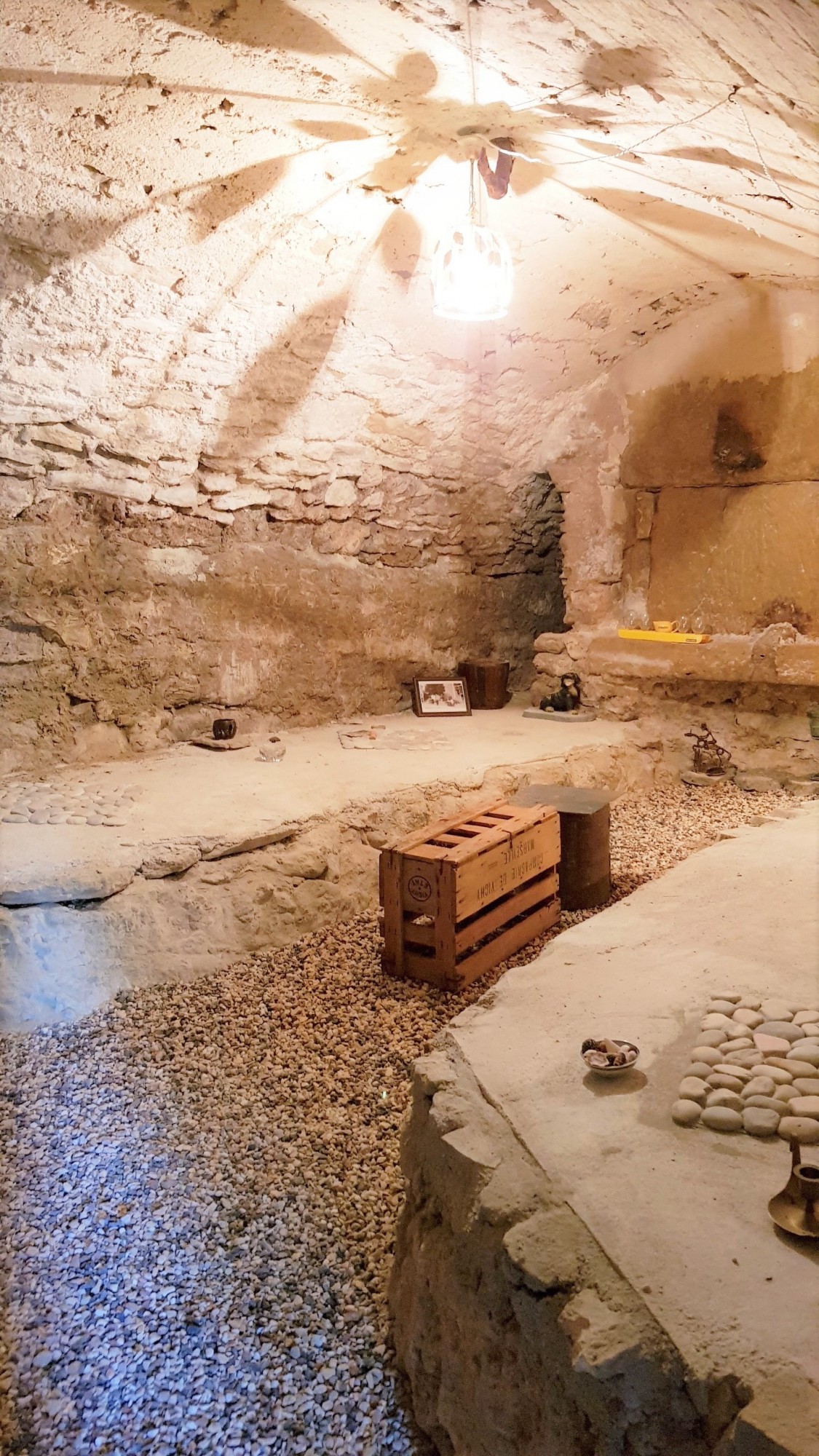 Maison de village du XVIIème siècle avec piscine à Lagnes   