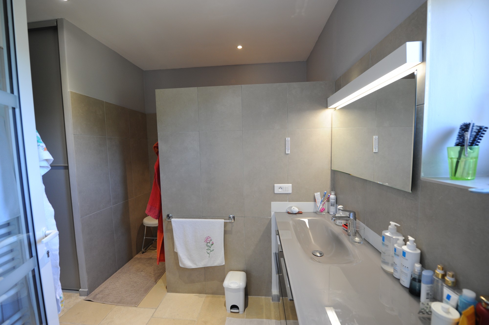 Gordes : maison en pierres avec piscine et superbes vues   