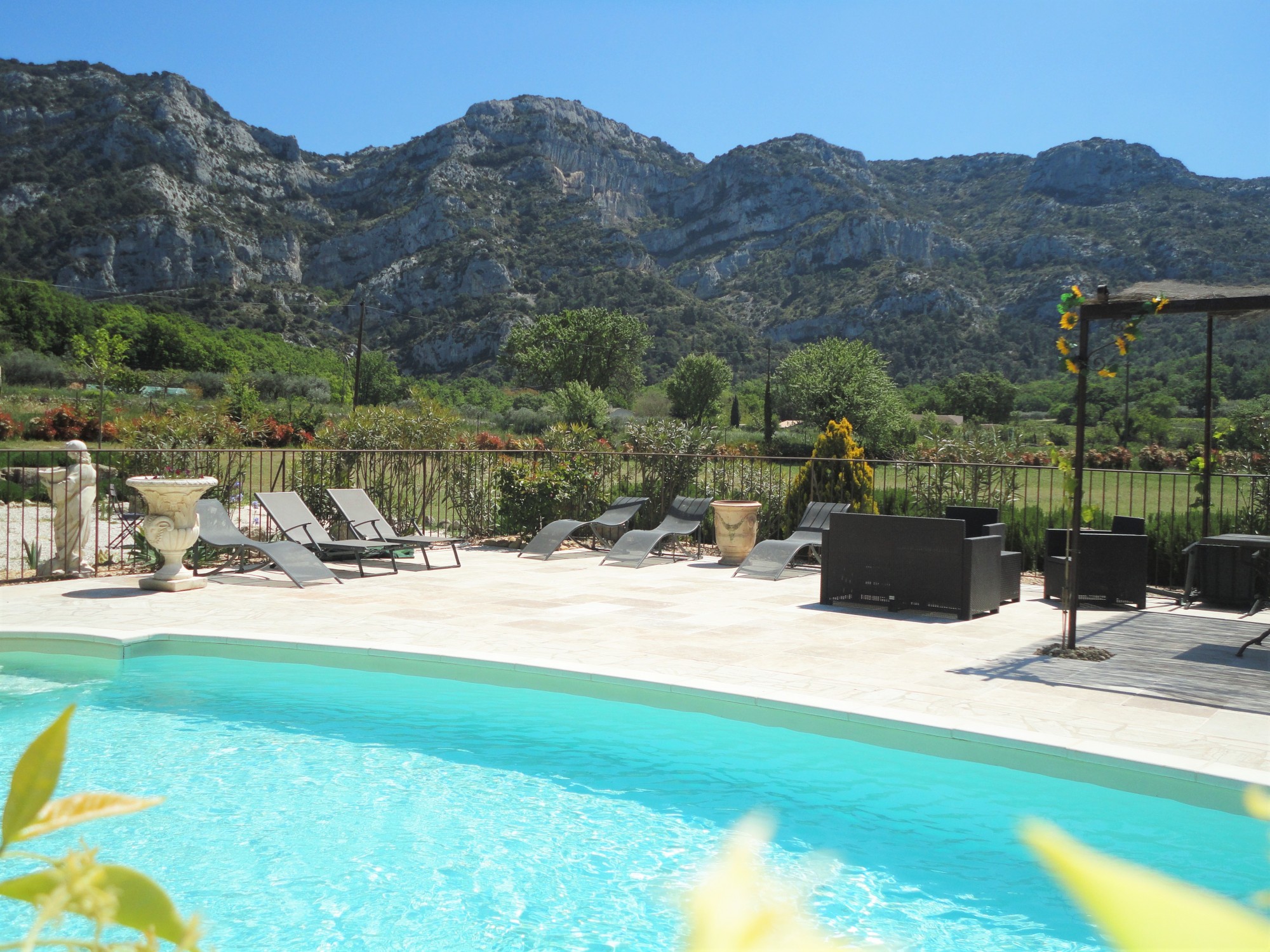 Mas du XVIIIème siècle restauré, face au Luberon.   