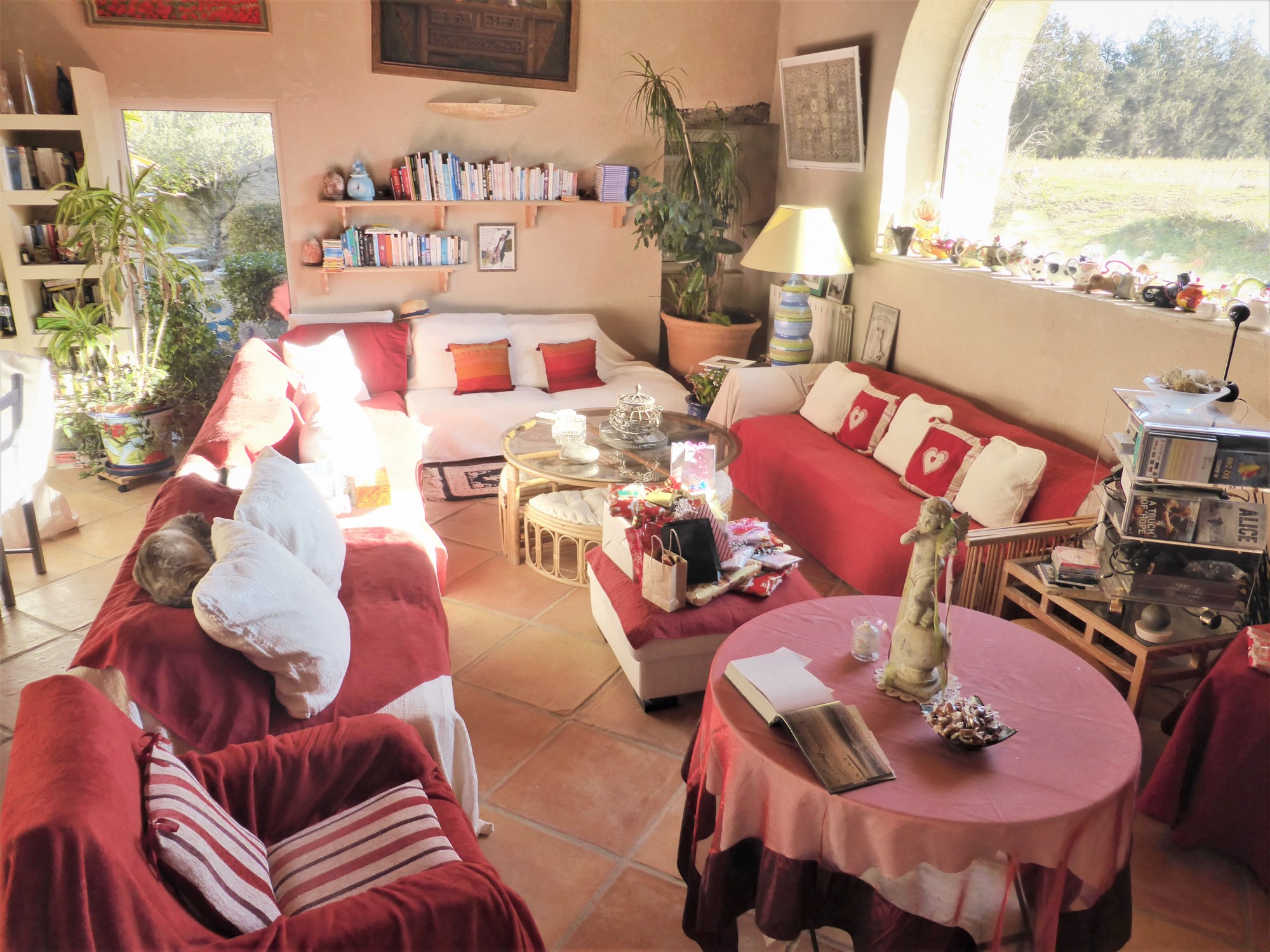 Mas en pierre du 17ème siècle situé sur la commune de Goult   