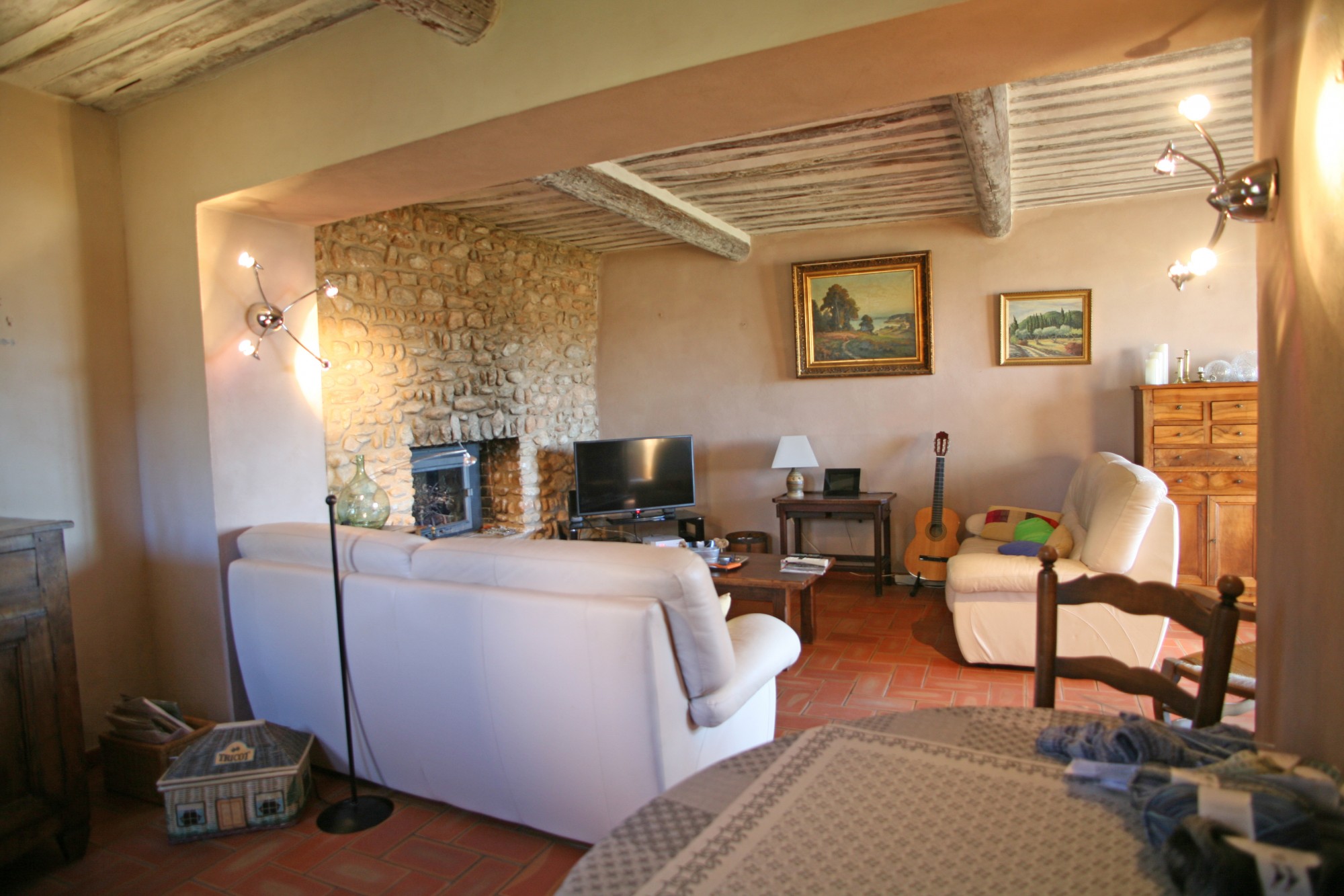 Luberon, mas au charme authentique avec piscine et vues   