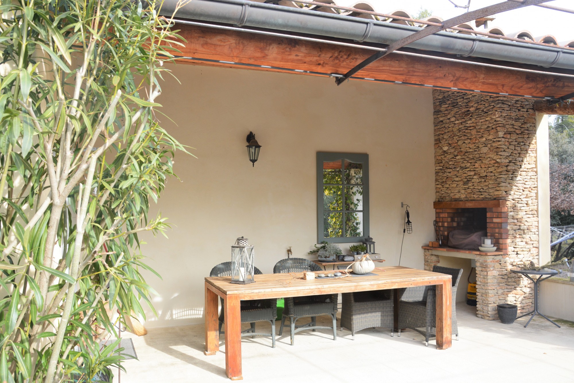 Villa avec piscine et maison d’amis à Cabrières d’Avignon   