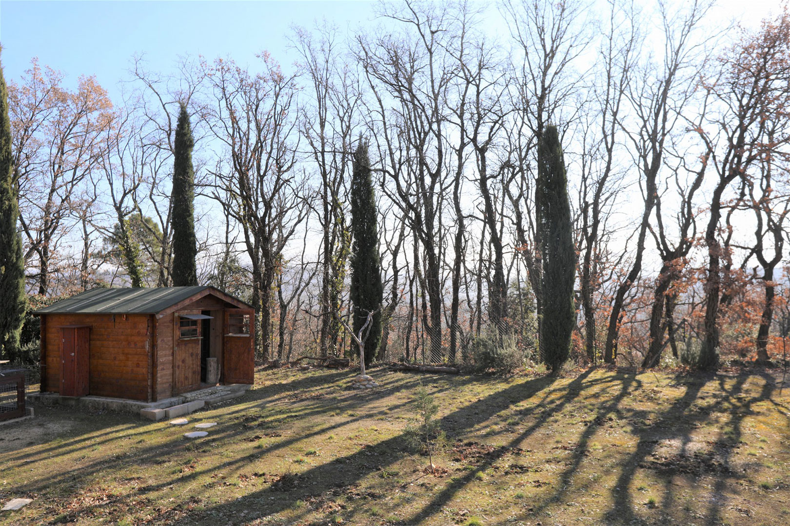 Proche Gordes, maison d'envrion 330 m² sur terrain d'envrion 9000 m²   