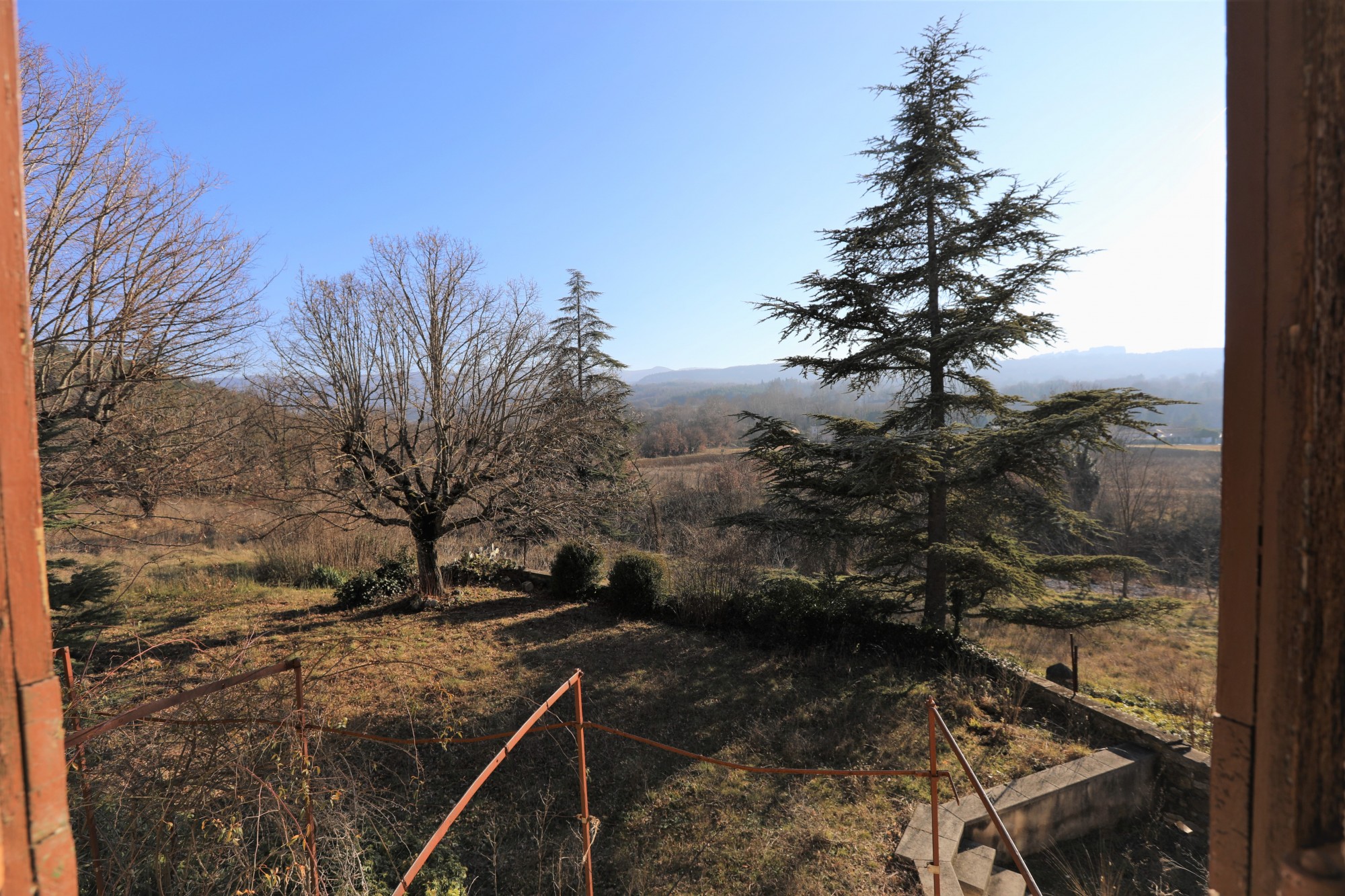 proche d'Apt, bergerie à rénover avec jolies vues   