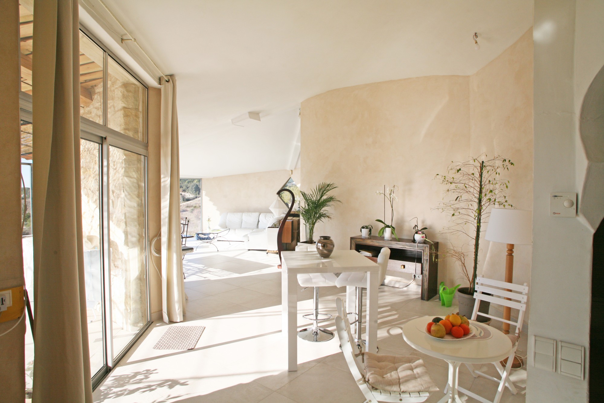 Luberon, maison contemporaine avec vue extraordinaire   