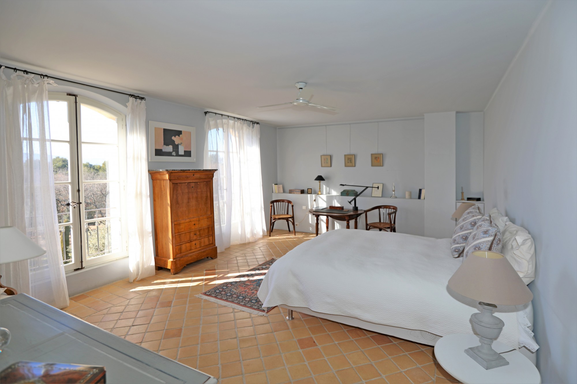 à Goult, belle Bastide avec piscine et dépendances   