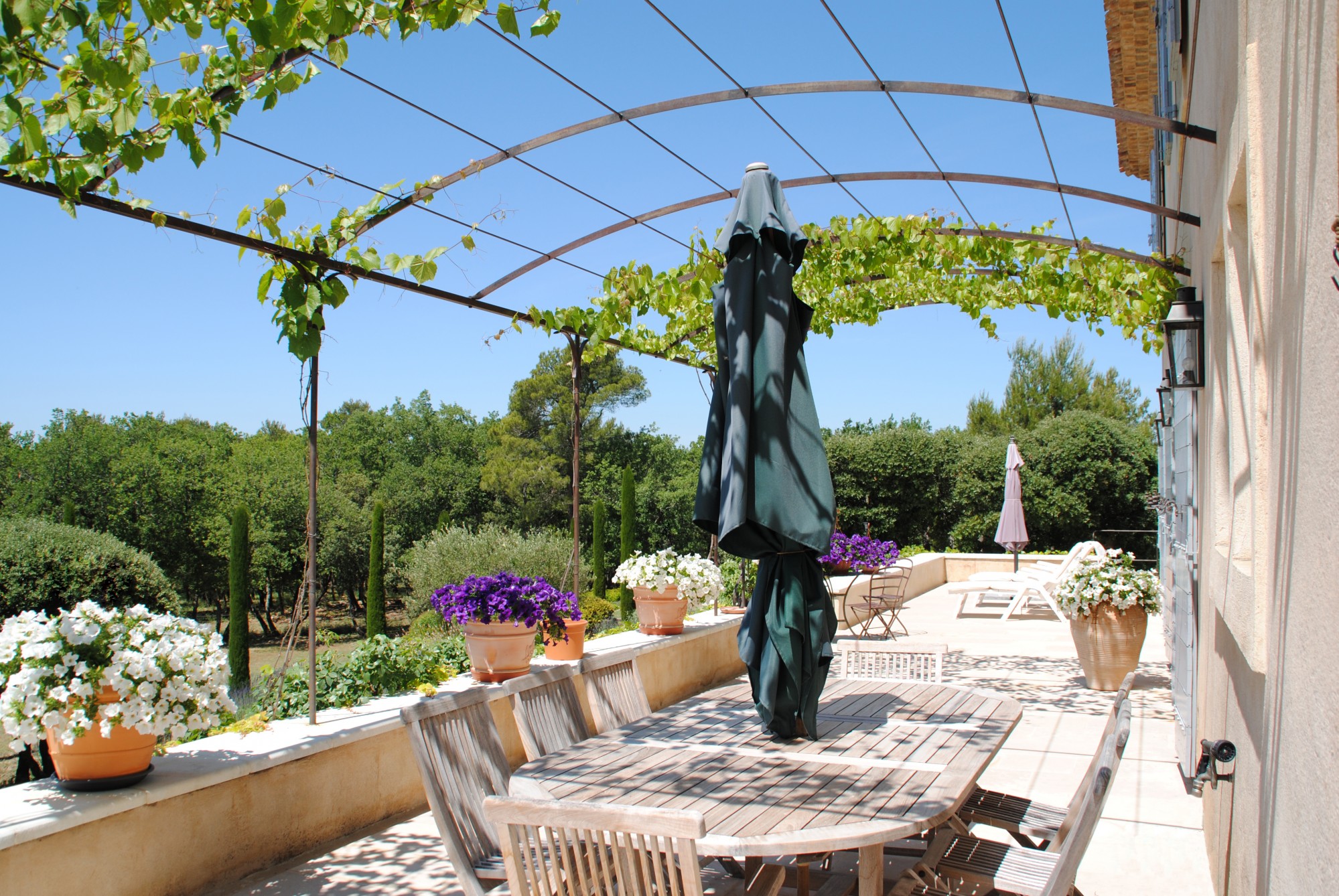 à Goult, belle Bastide avec piscine et dépendances   