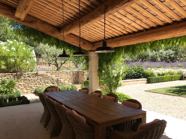 Luberon, très beau mas avec piscine sur plus de deux hectares de terrain   