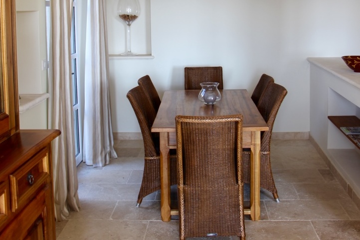 Roussillon, agréable maison avec terrasses et maison d'amis au coeur du village   
