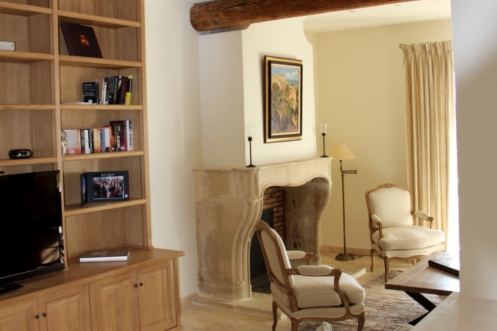 Roussillon, agréable maison avec terrasses et maison d'amis au coeur du village   